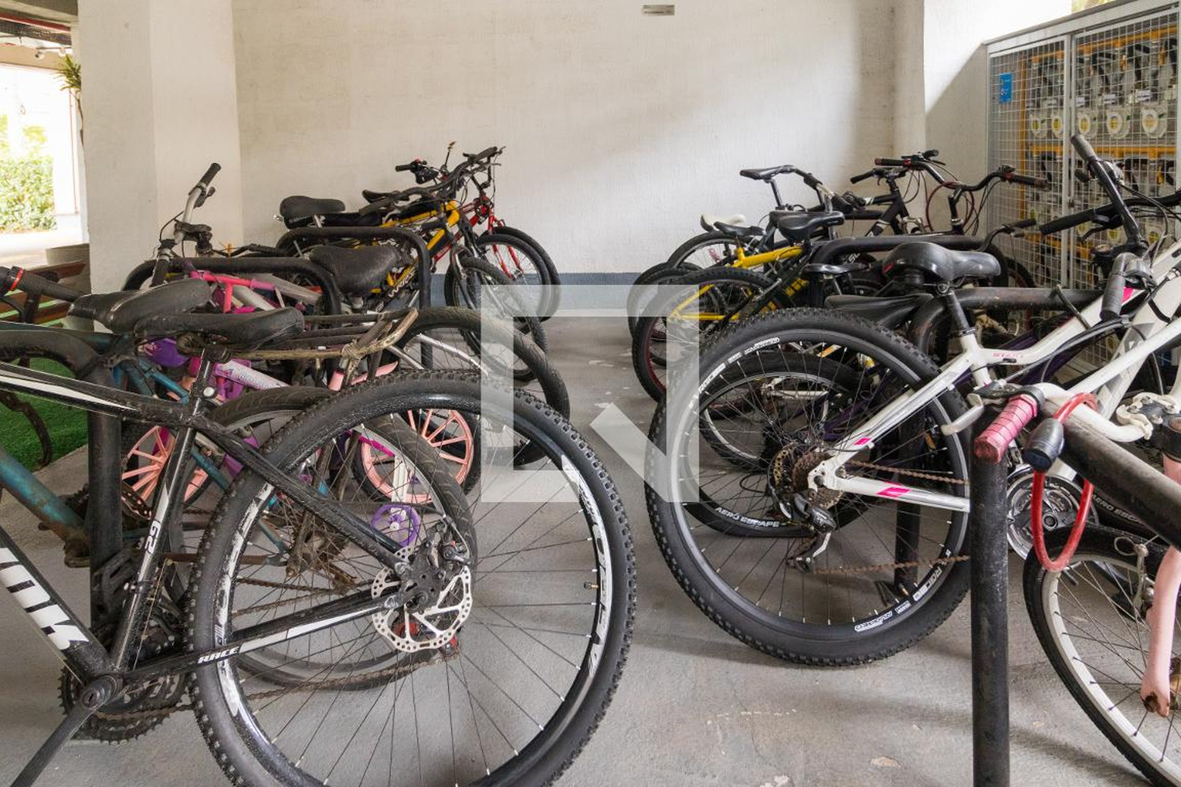 Bicicletário - Spazio Saint Ives  Alameda do Carmo