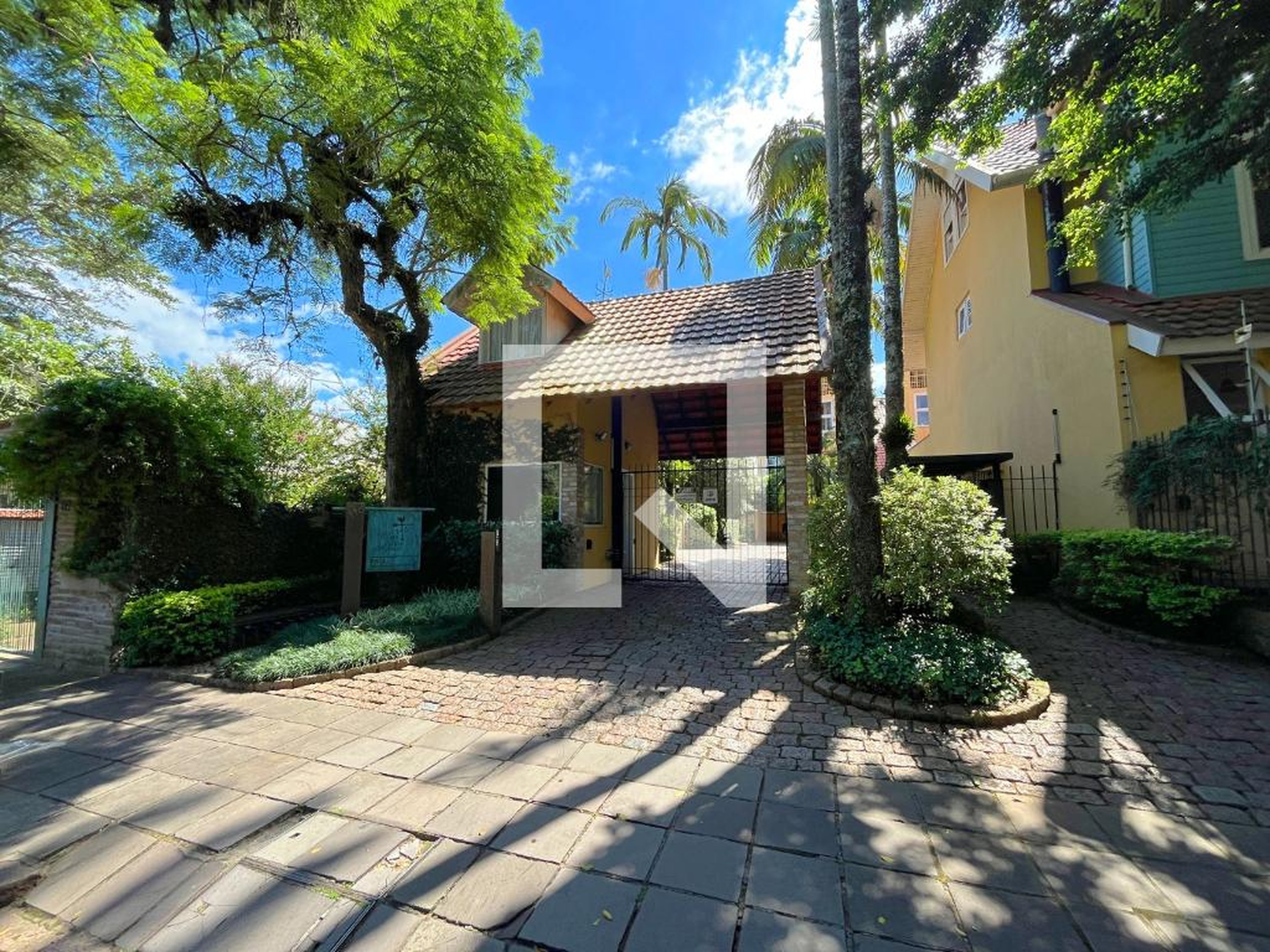 Fachada Condomínio em Rua Doutor Armando Barbedo, 118