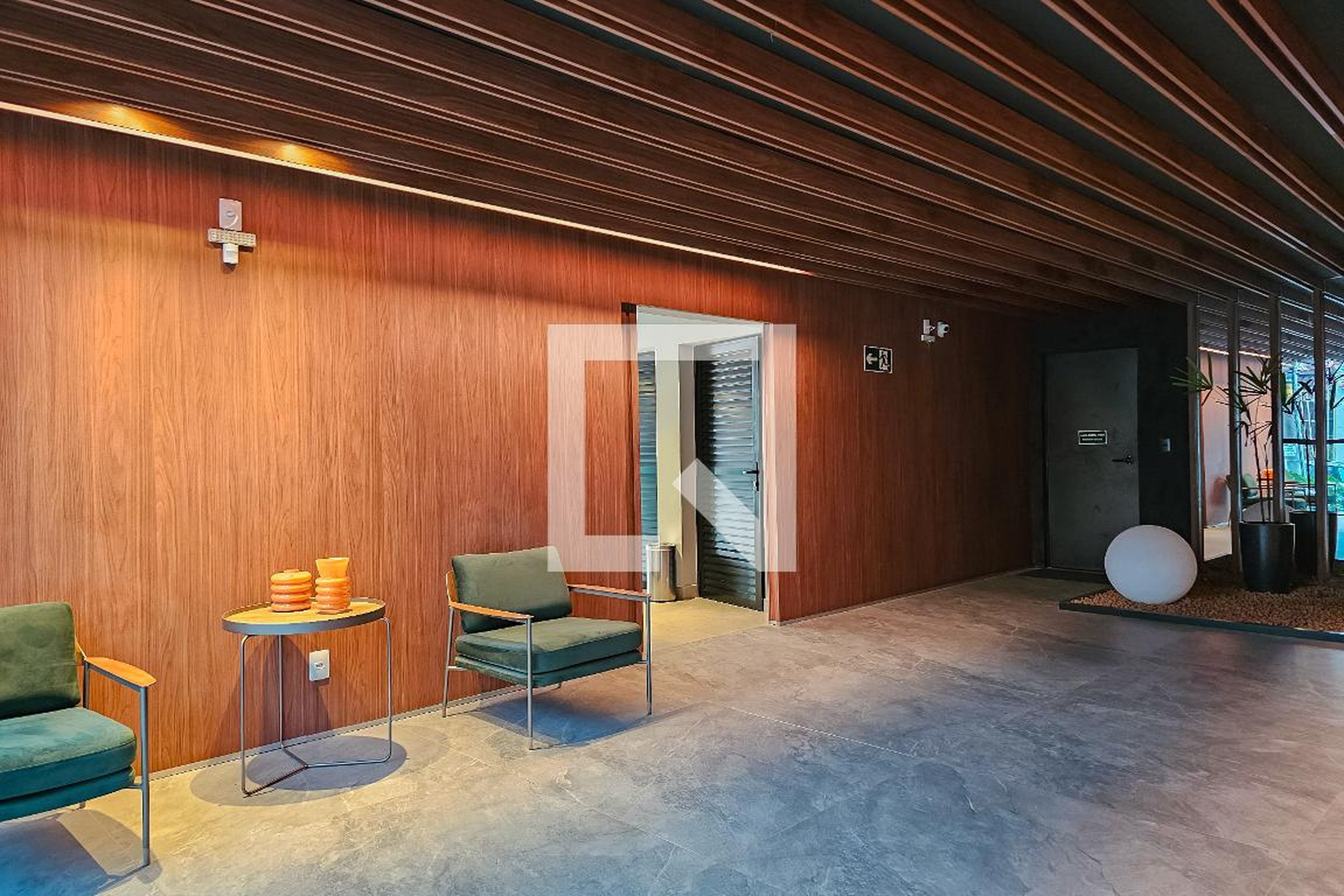 Hall de entrada Condomínio em Rua Rubi, 152