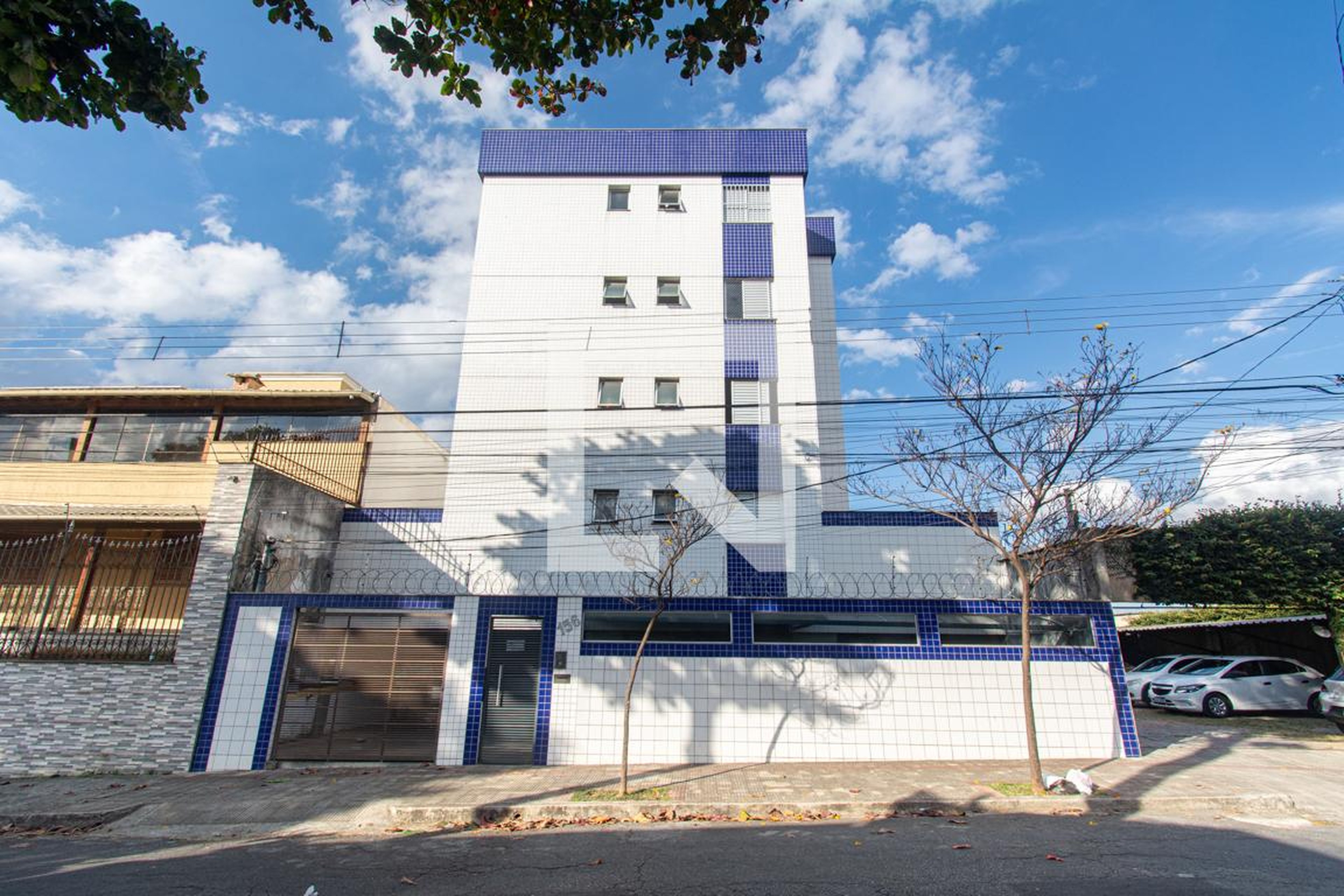 Fachada Condomínio em Rua Tamboril, 156