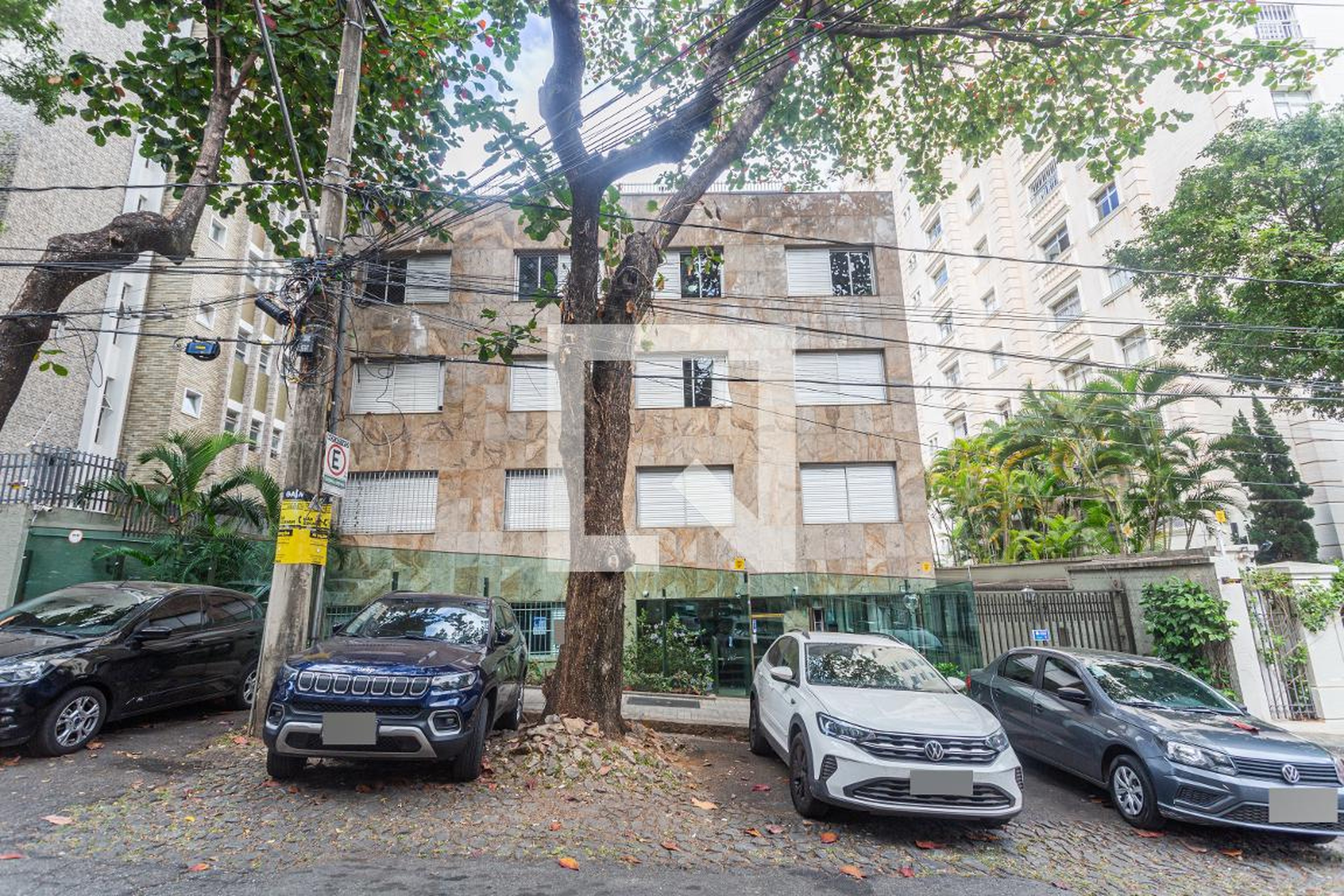 Fachada Condomínio Ed Rainha Adriana