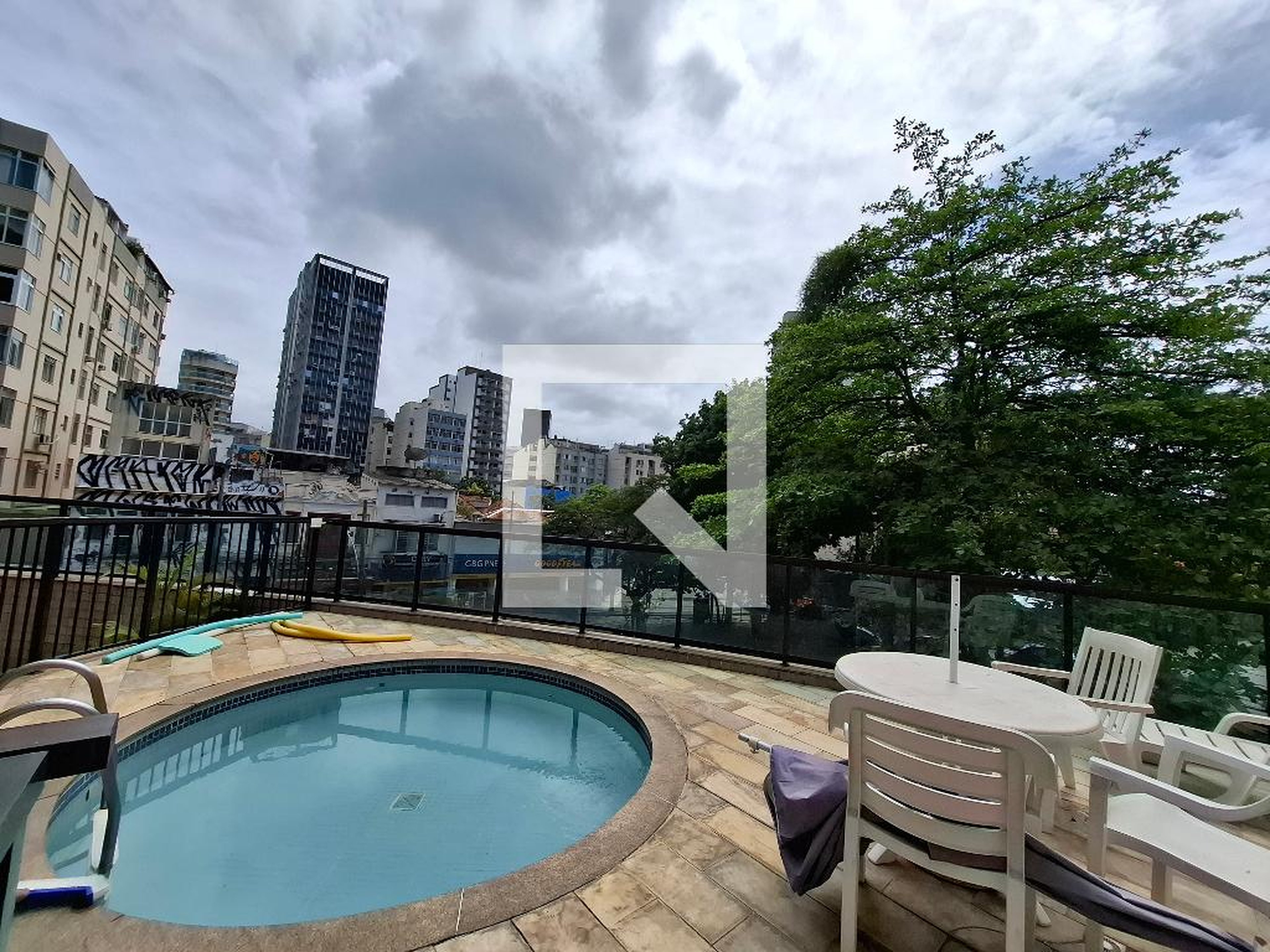 Piscina - Edifício Madison