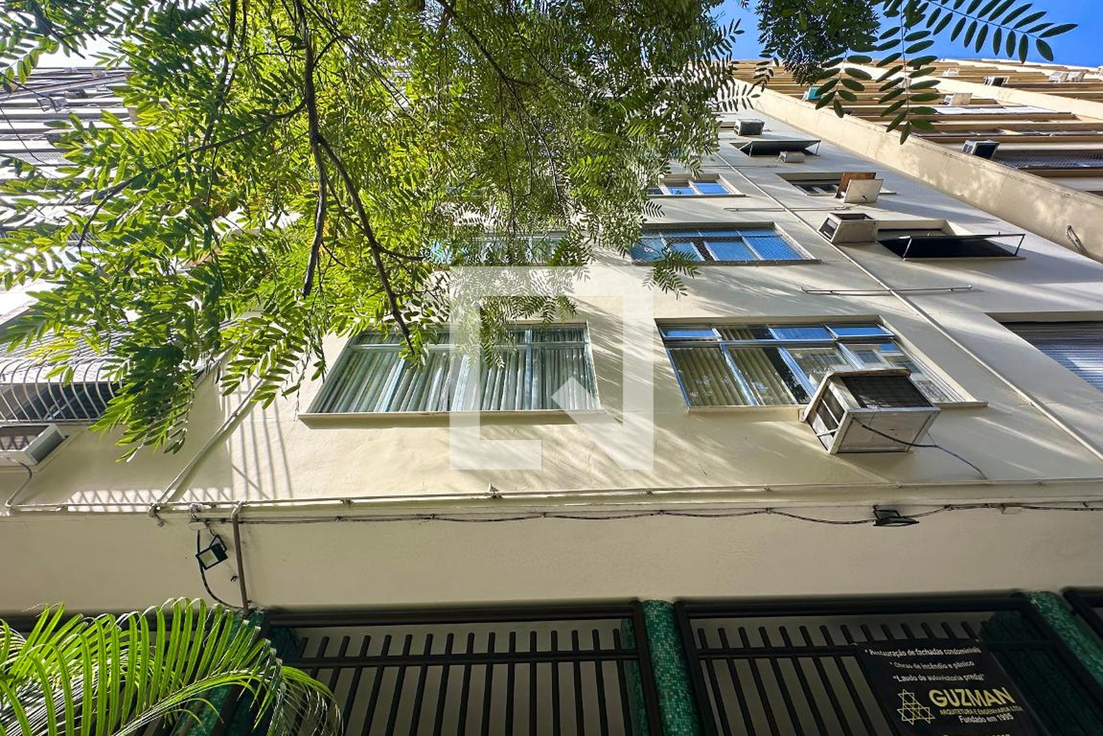 Fachada Condomínio em Rua Belfort Roxo, 376