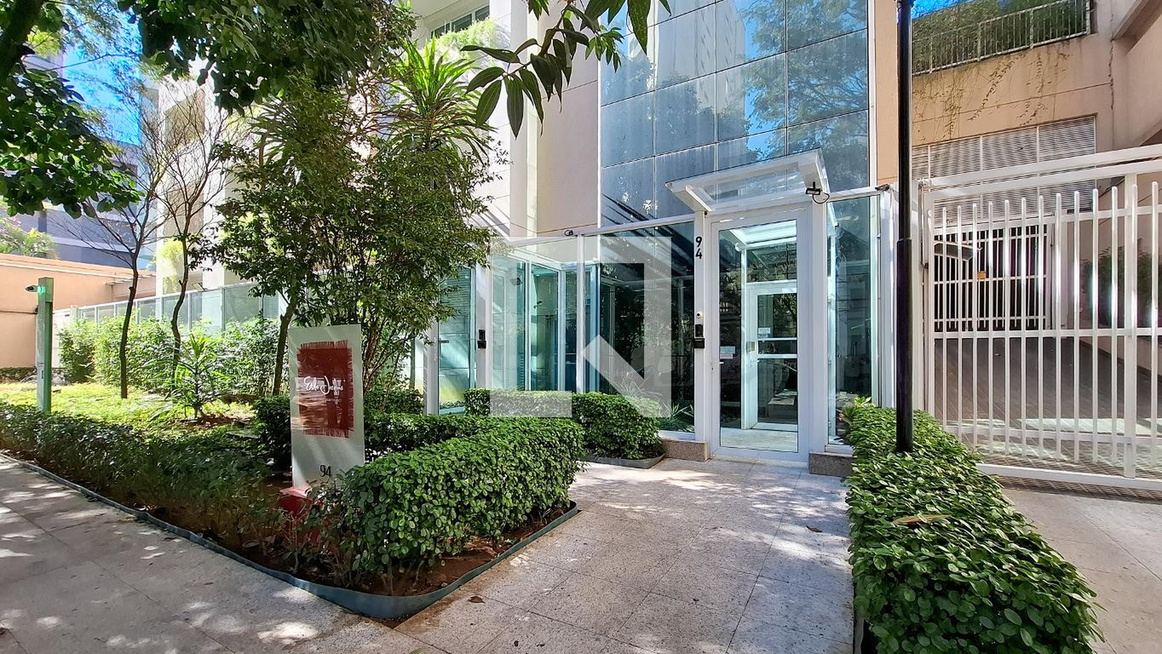 Fachada do Prédio Condomínio Estilo Jardins