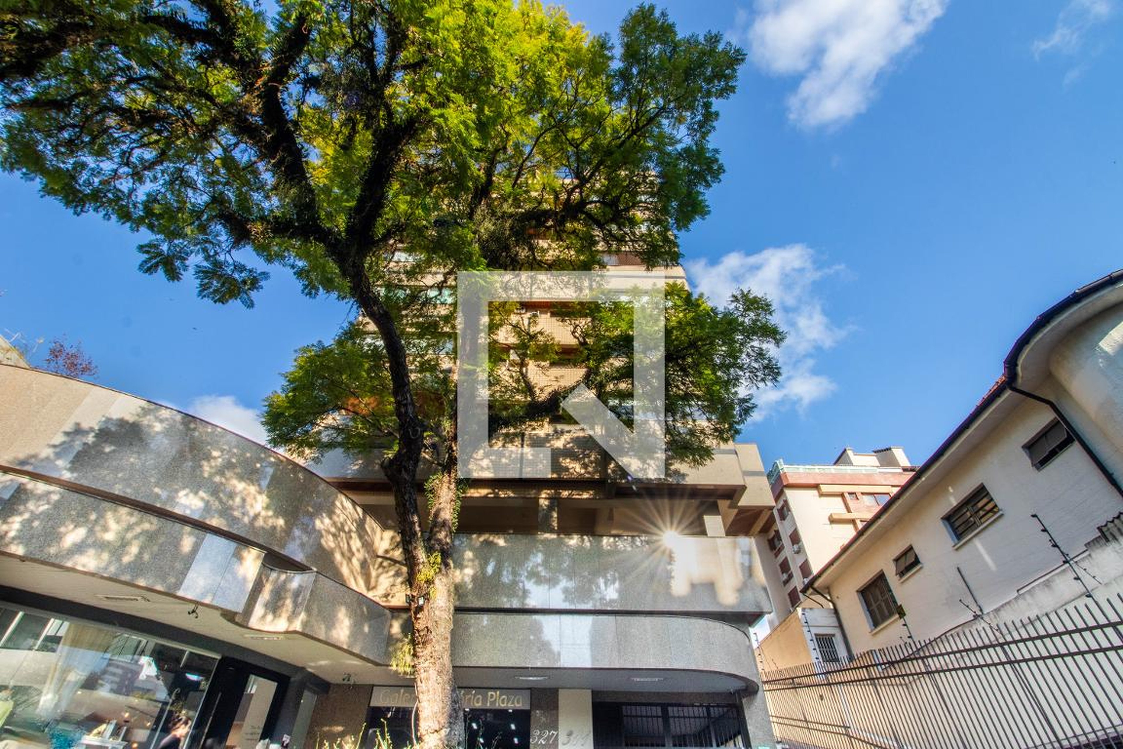 Fachada Edificio Victoria Plaza