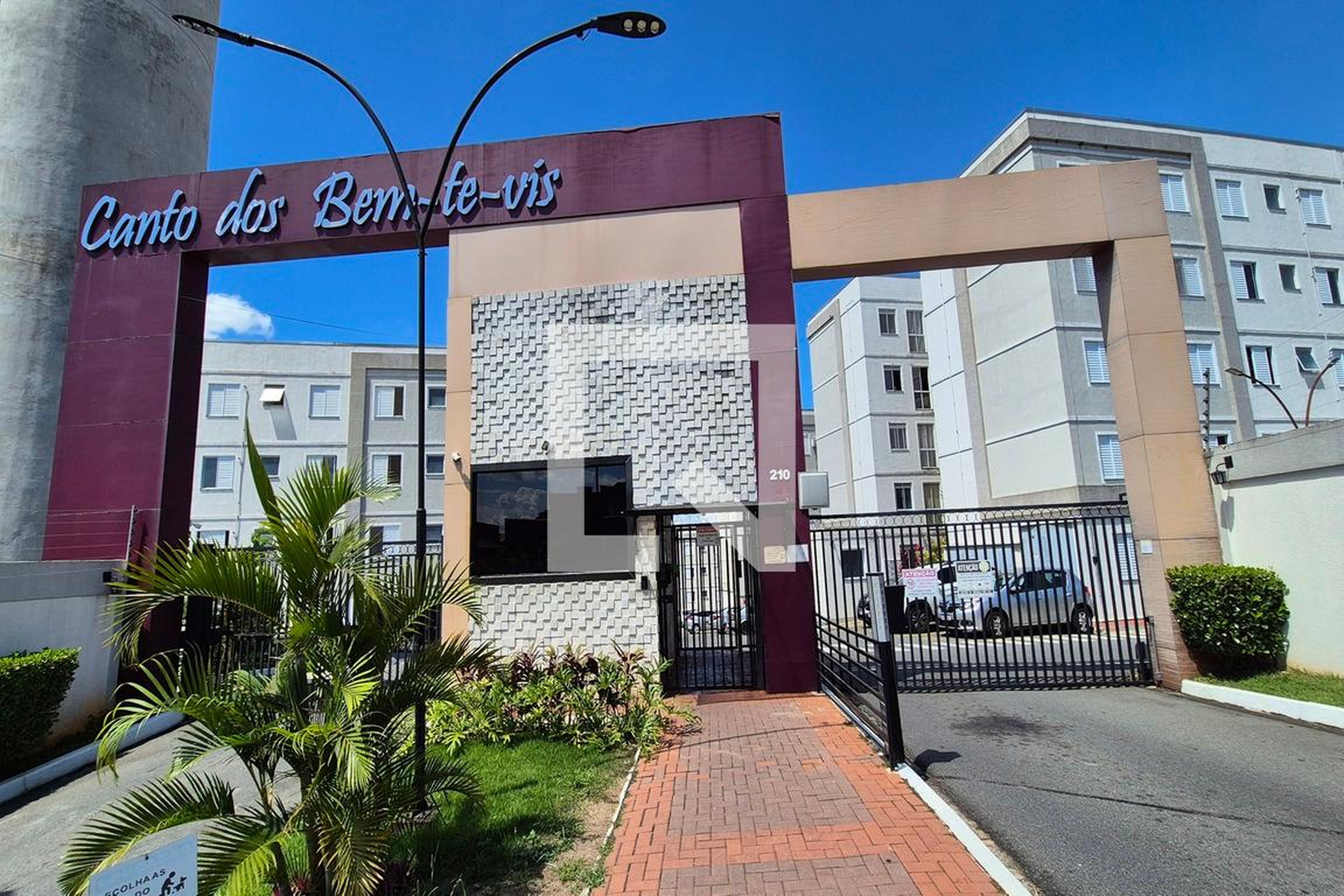 Fachada Condomínio em Rua Professor Mauricio Francisco Ceolin, 404