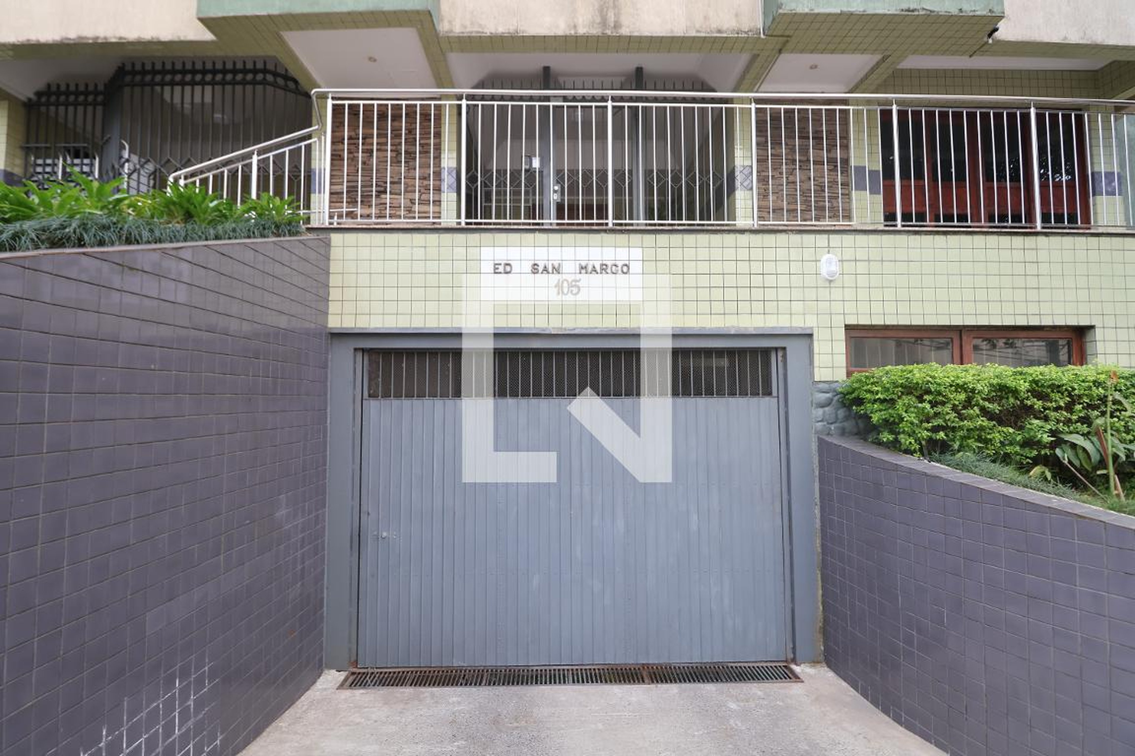 Fachada Condomínio em Rua Ângelo Possebon, 105