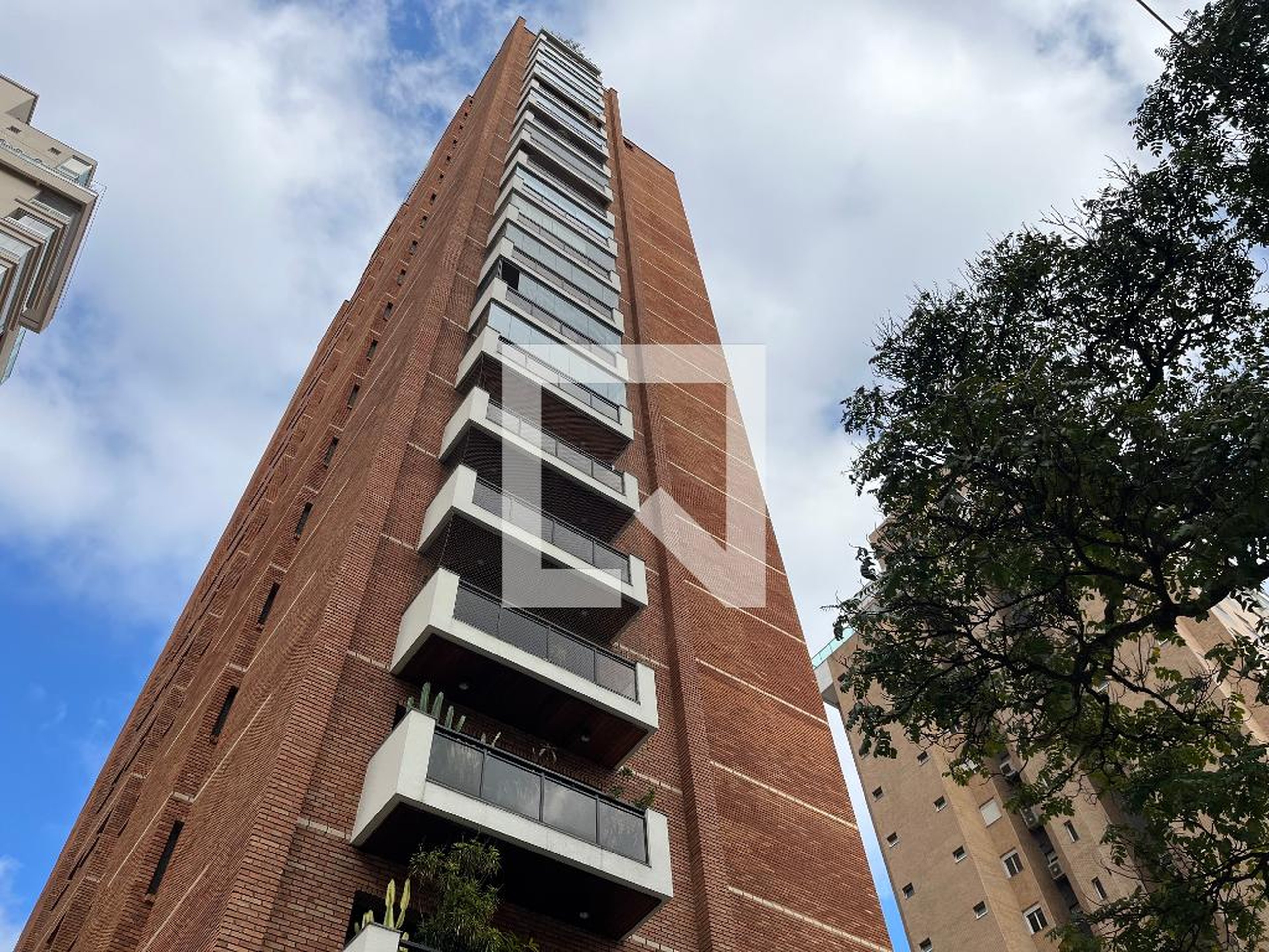 Fachada do Prédio Condomínio Jequitiba