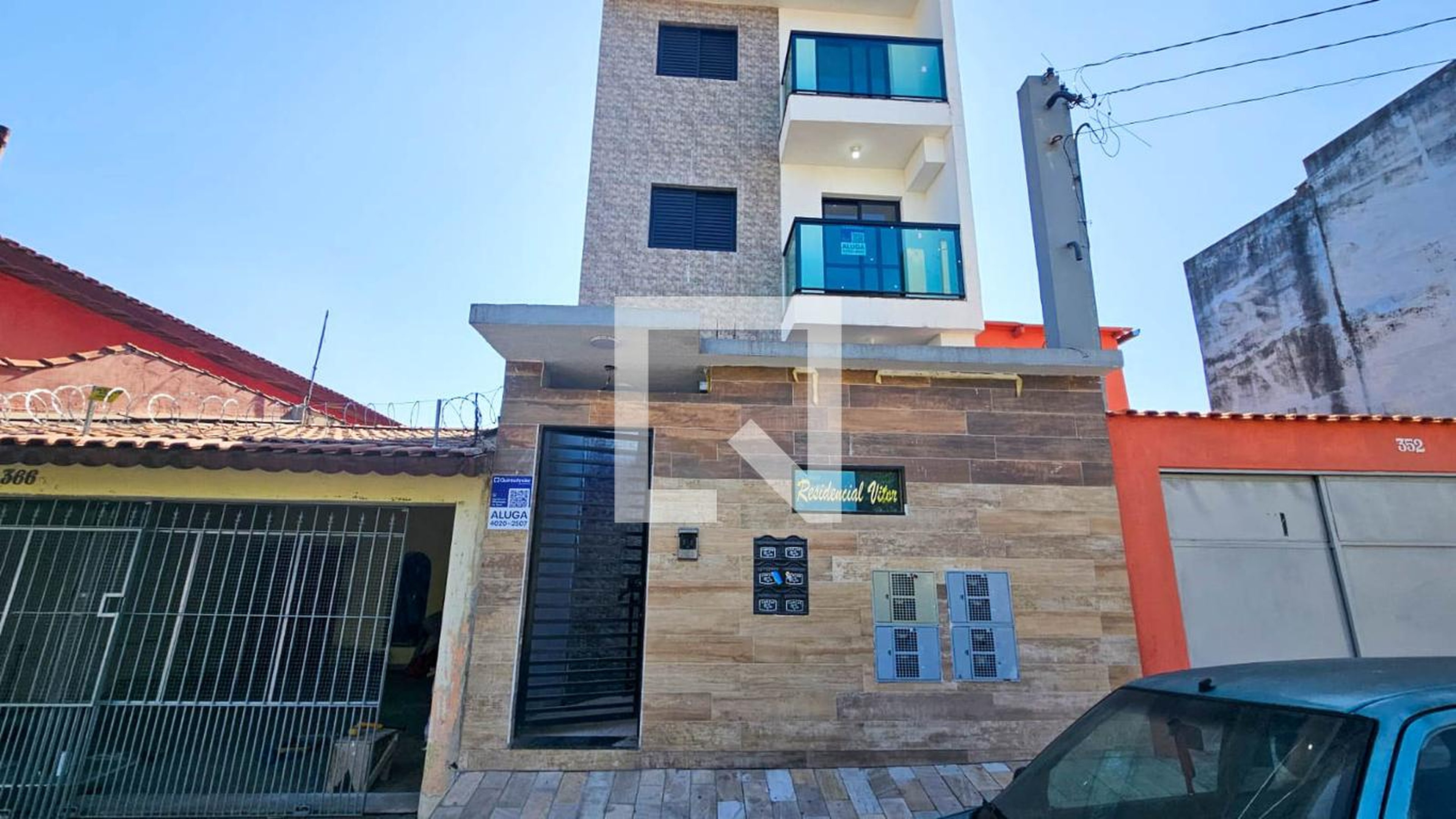 Fachada Condomínio em Rua Hermenegildo Gois Parente, 362