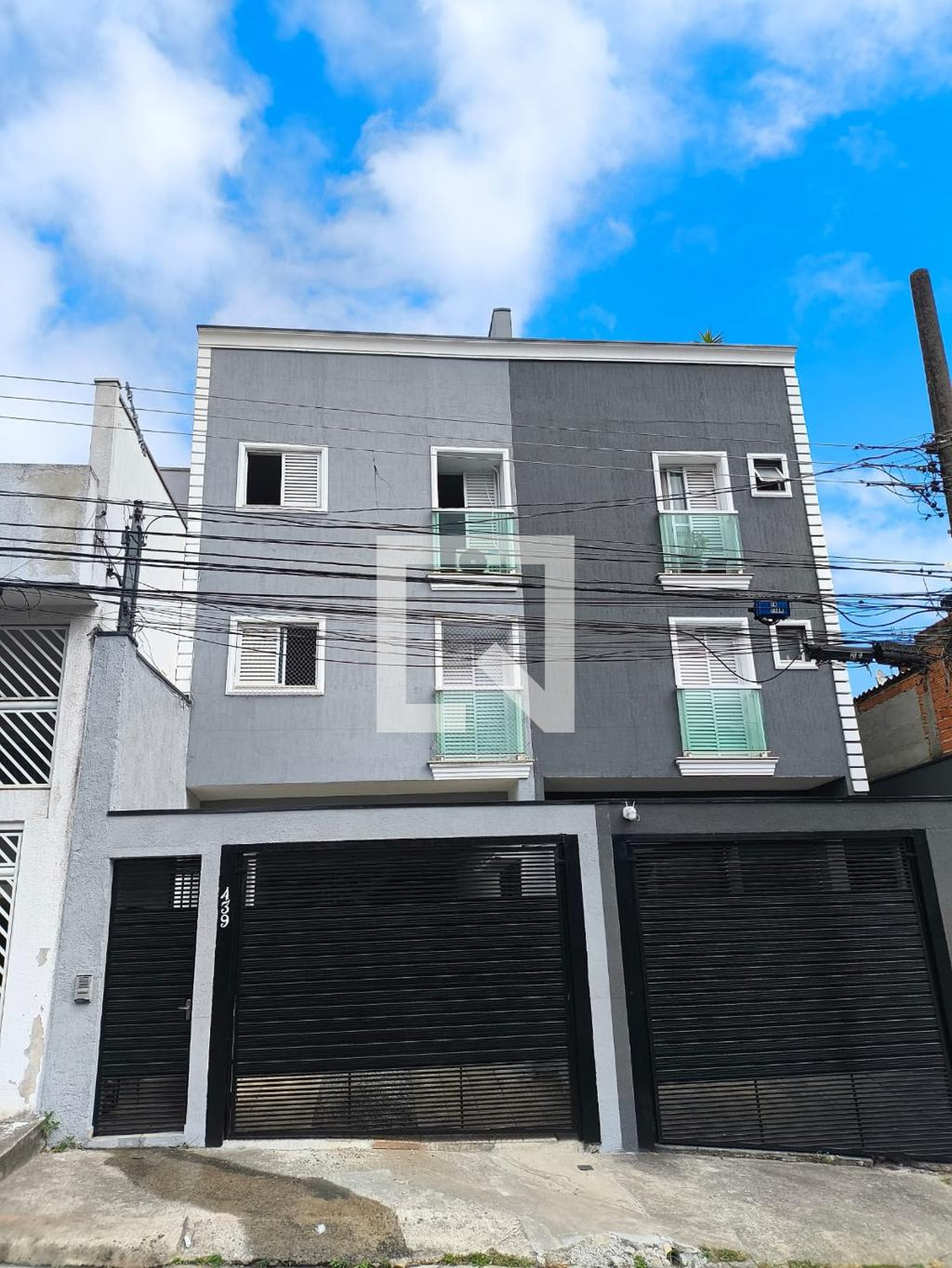 Fachada Condomínio em Rua Milão, 439