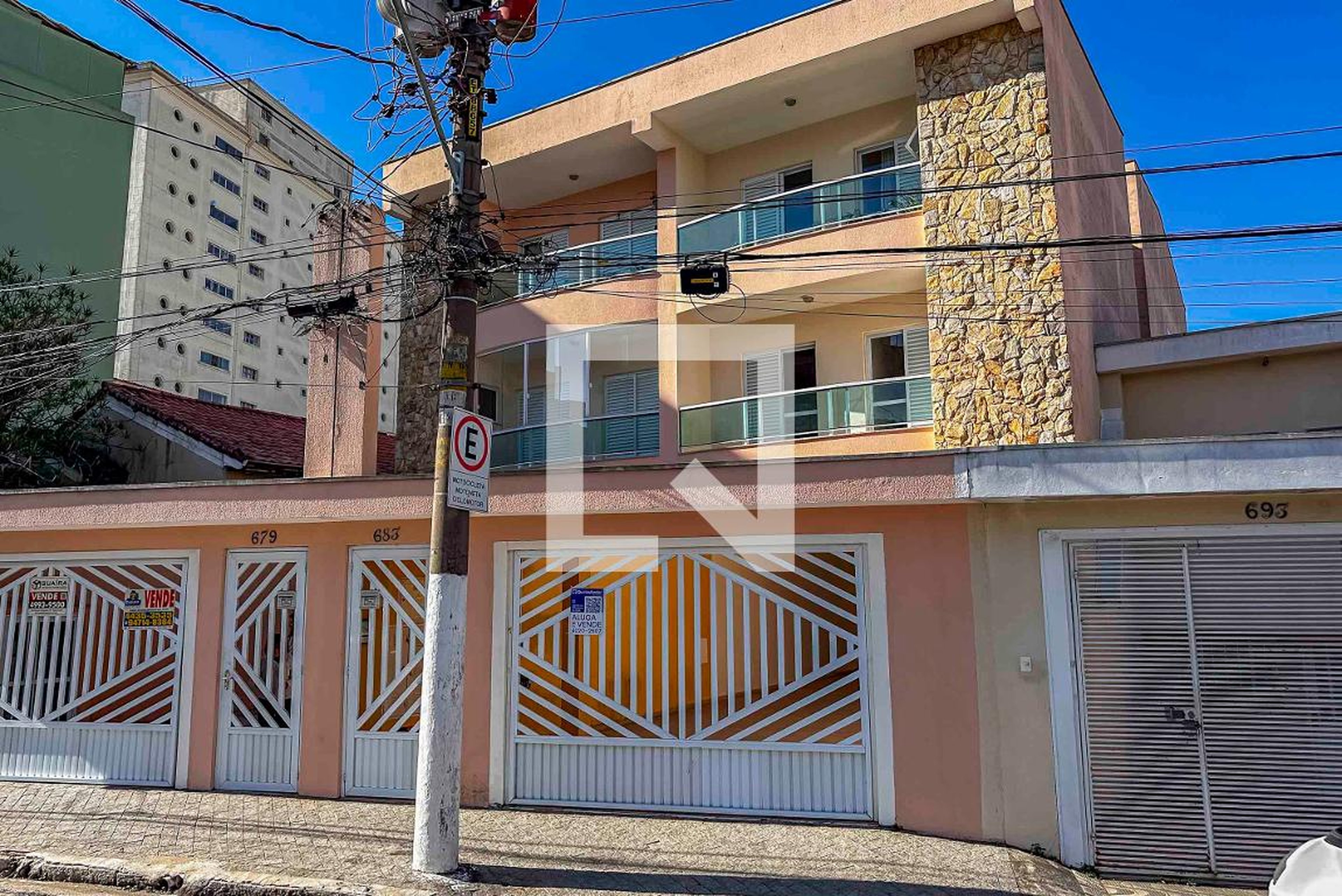 Fachada Condomínio em Rua Santo André, 683