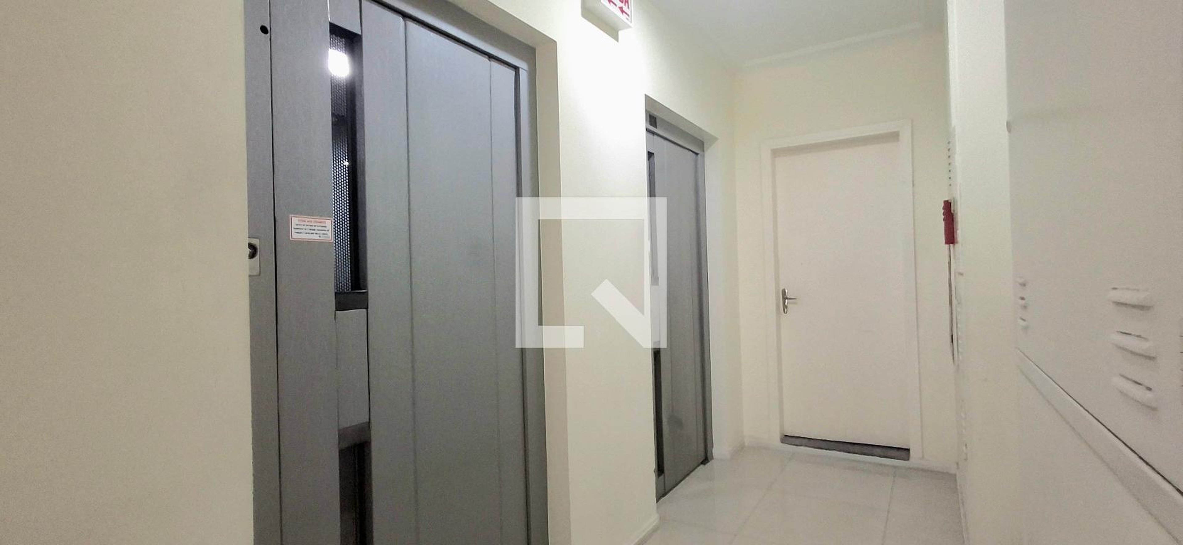 Elevador - Roberto Muller