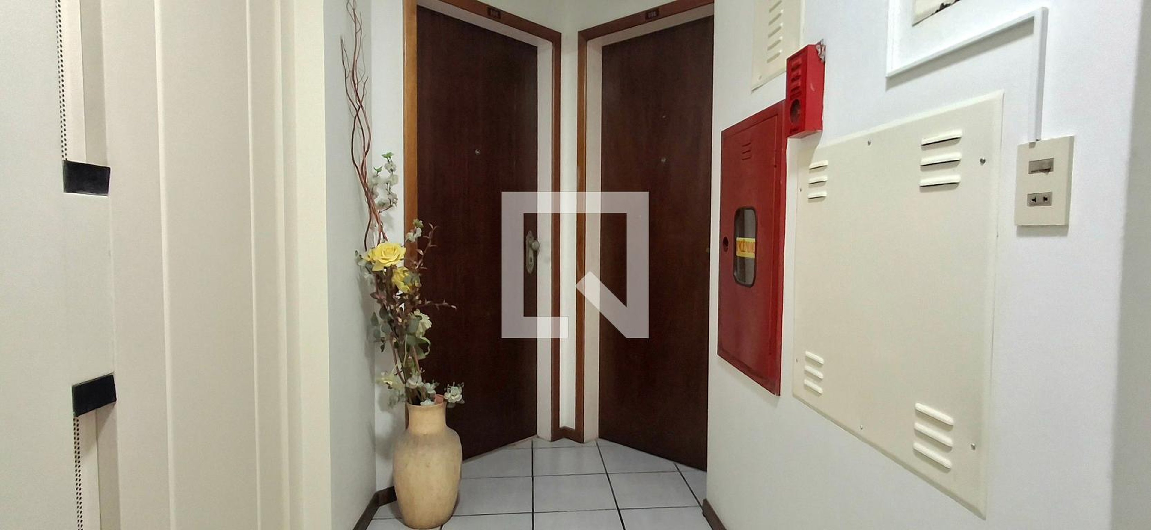 Hall de entrada - Roberto Muller