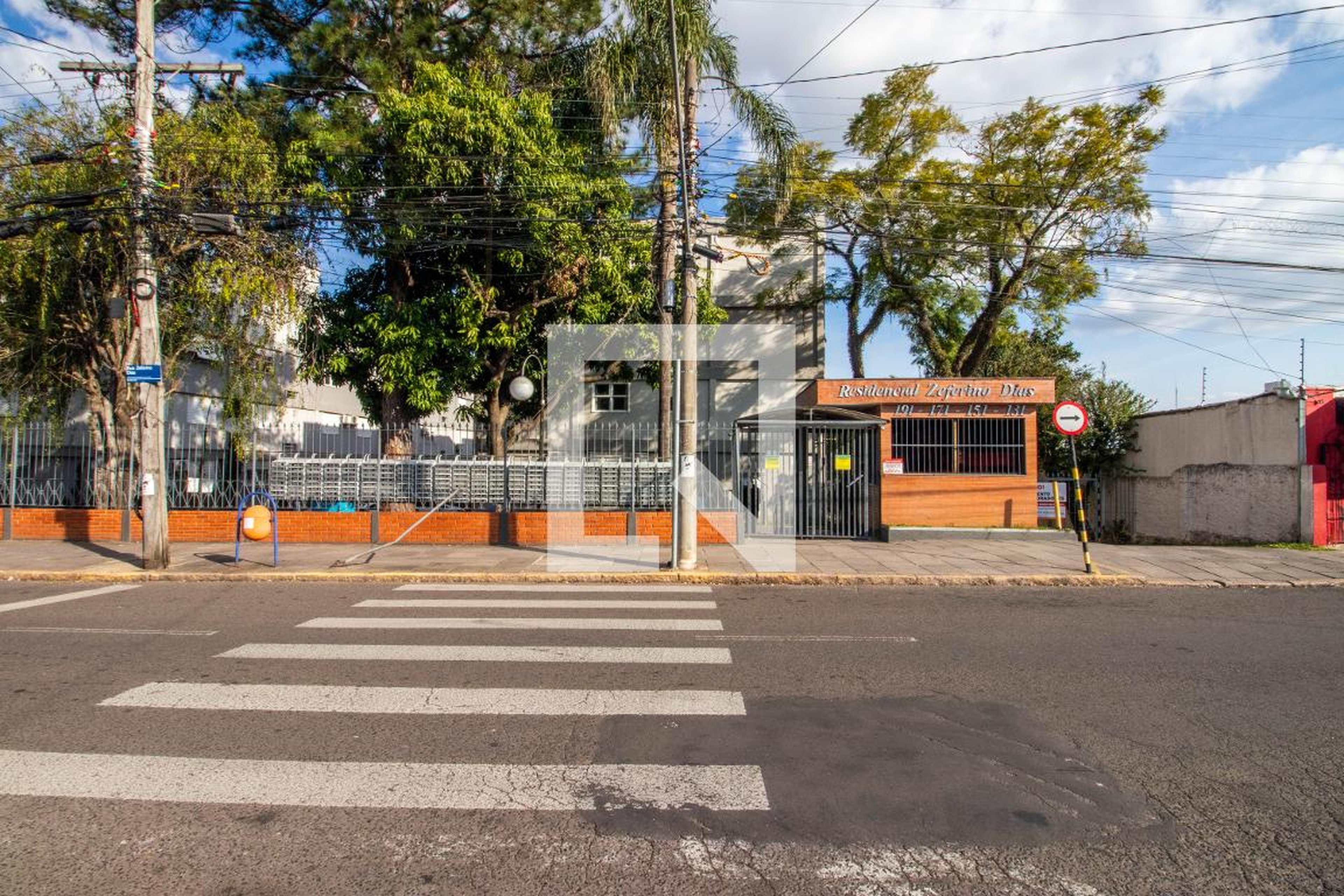 Fachada Condomínio Conjunto Residencial Zeferino Dias