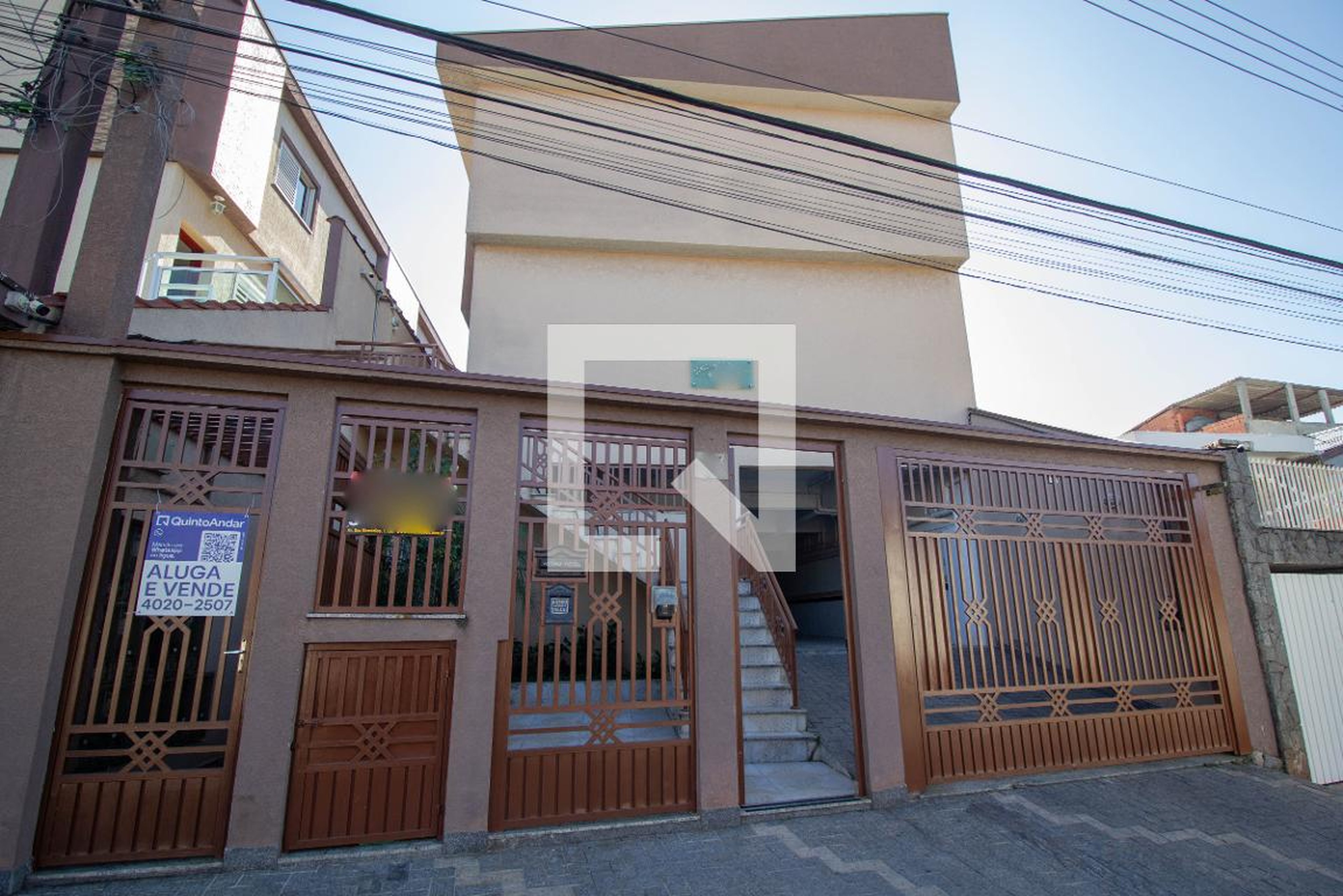 Fachada Condomínio em Rua Pontalina, 47