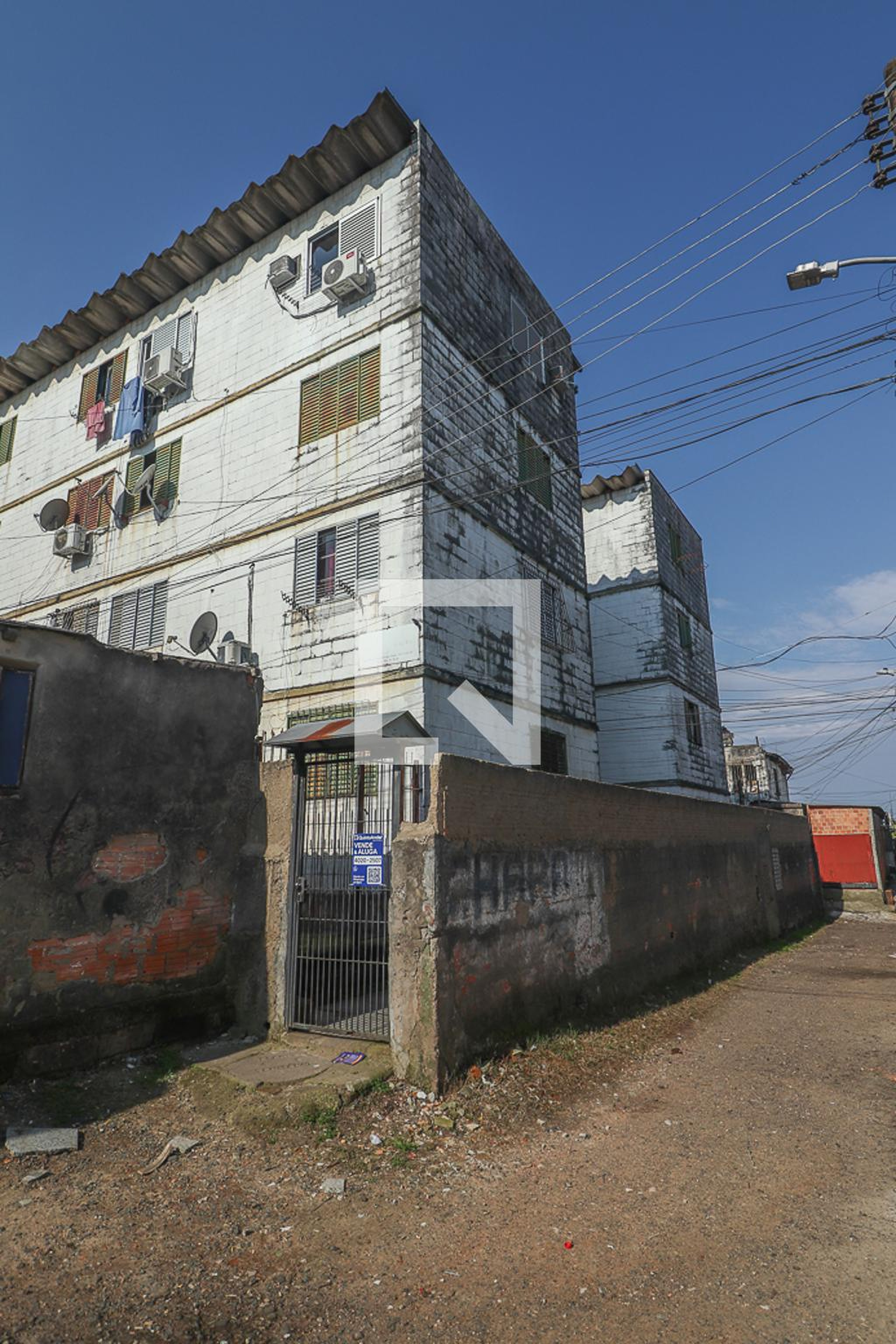 Fachada Condomínio em Rua Professor Augusto Osvaldo Thiesen, 83