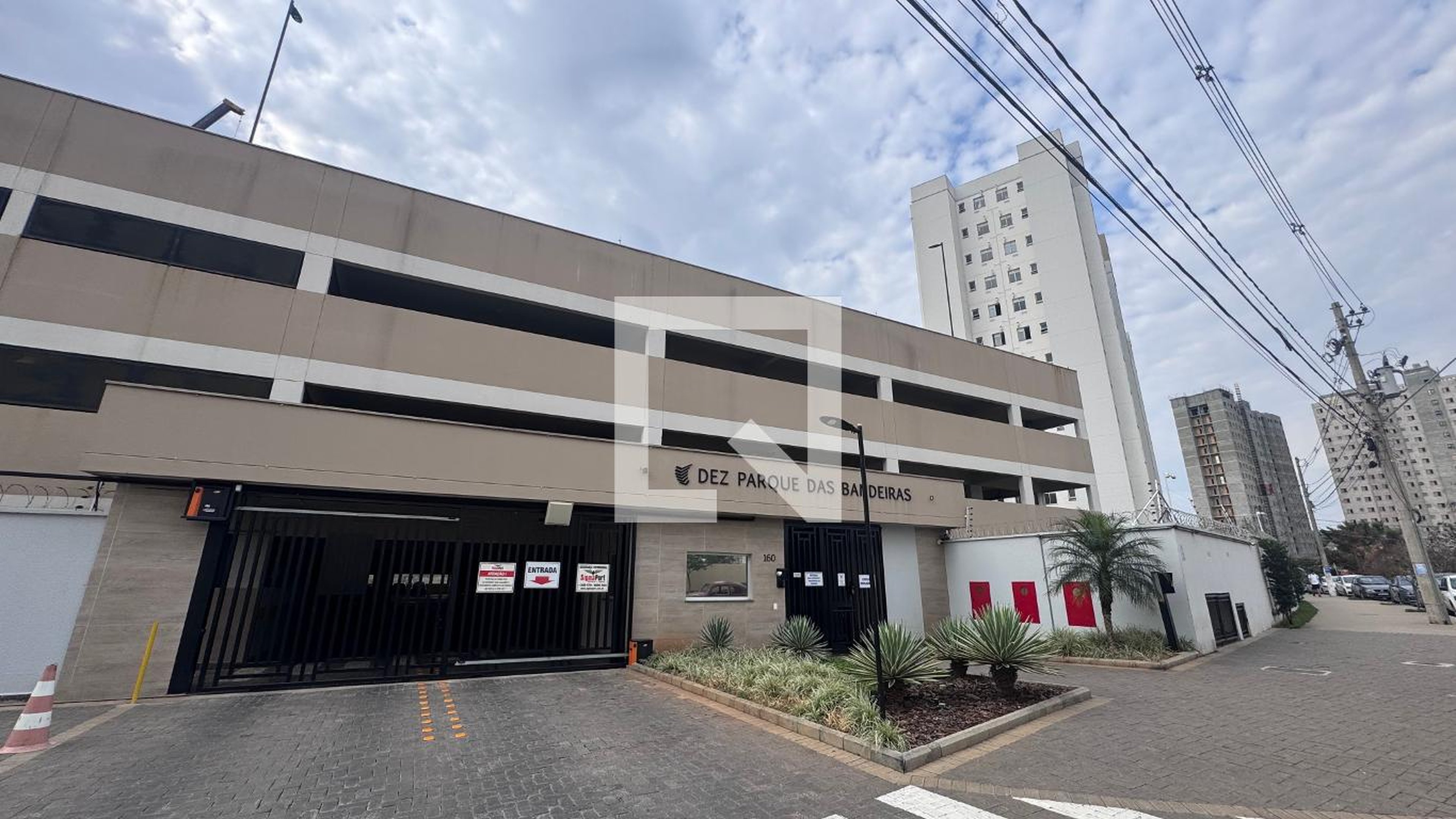 Fachada Residencial Dez Parque das Bandeiras