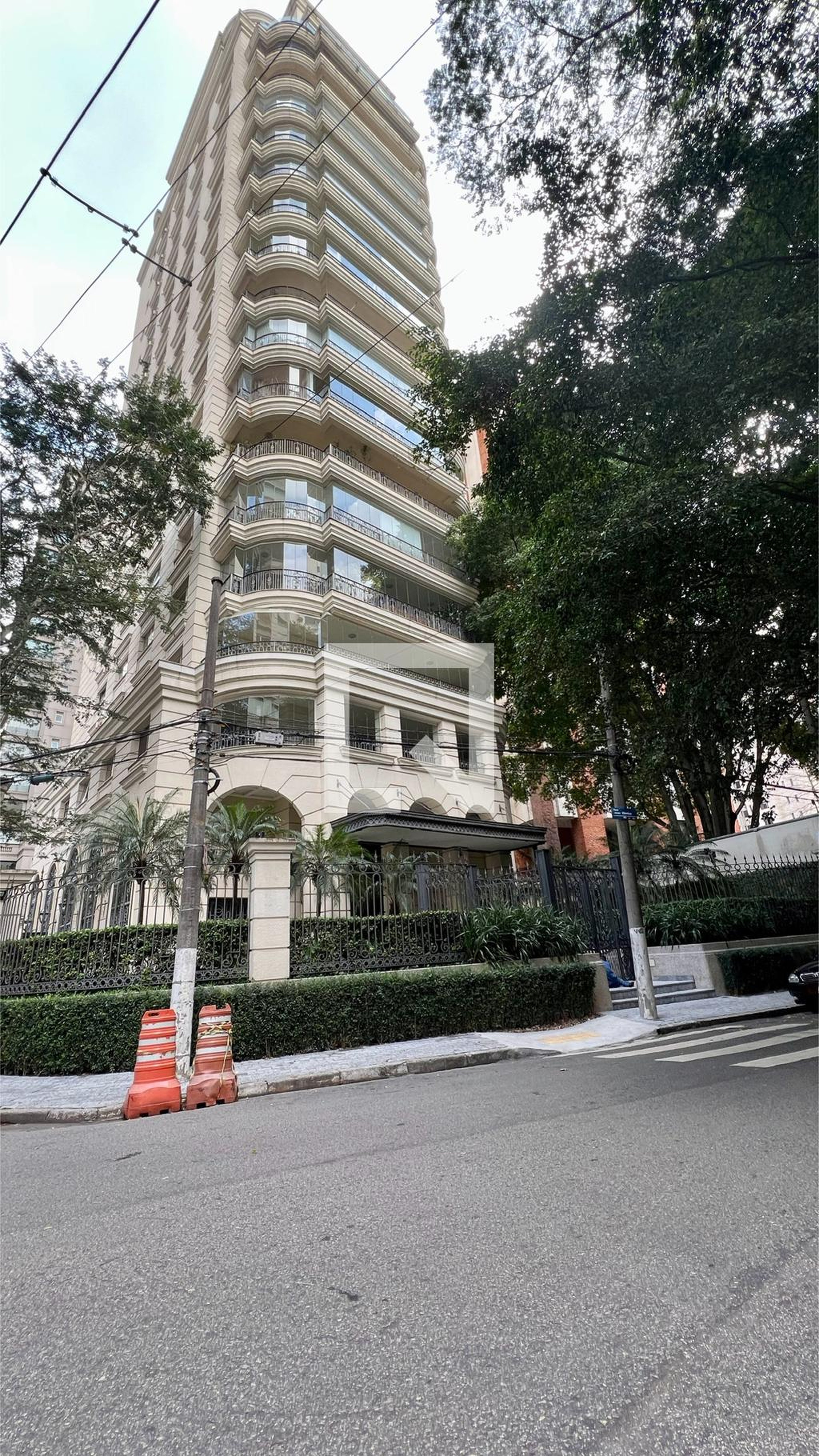 Fachada Condomínio Villa Adriana