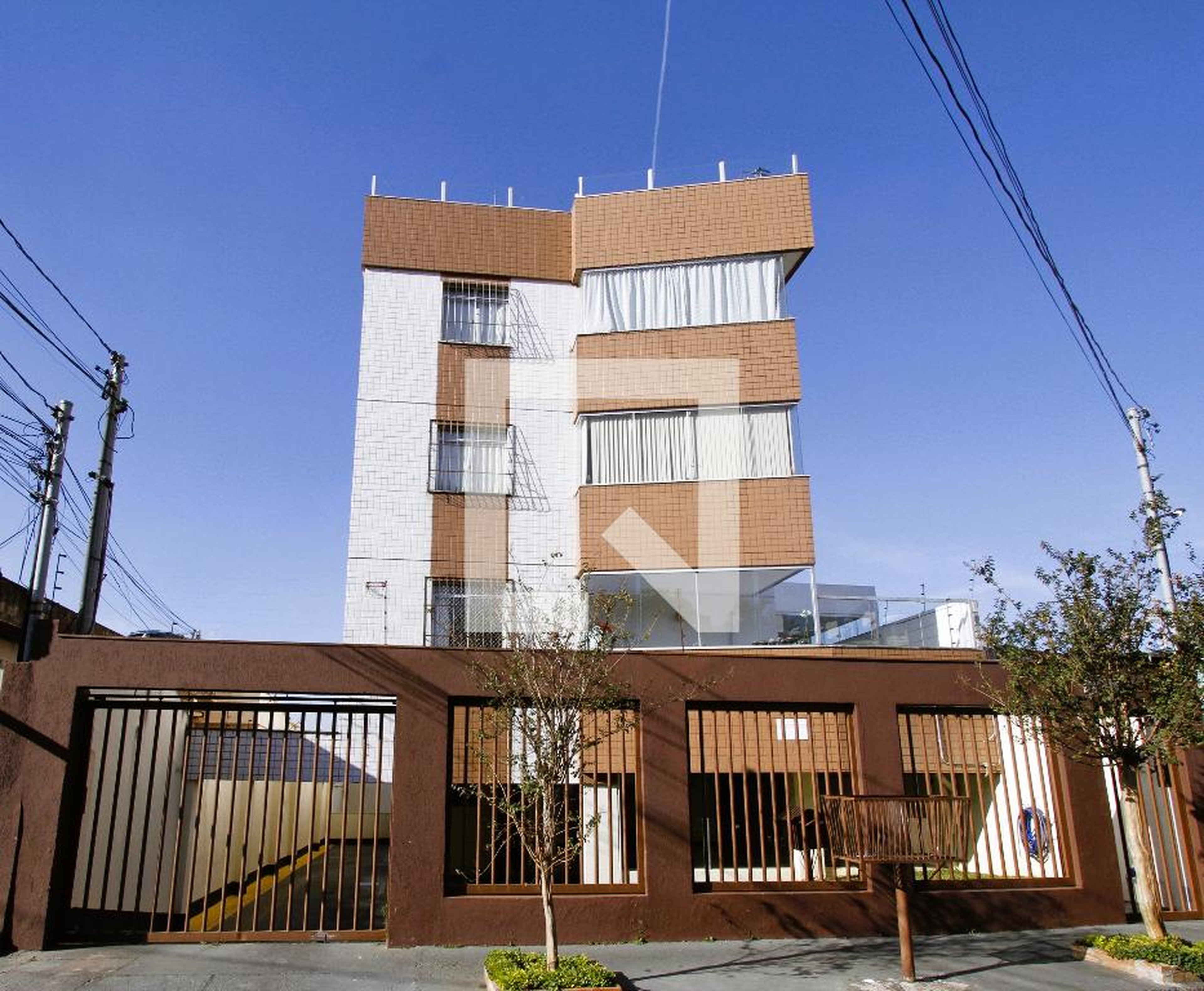 Fachada do Prédio Condomínio em Rua Patos de Minas, 193