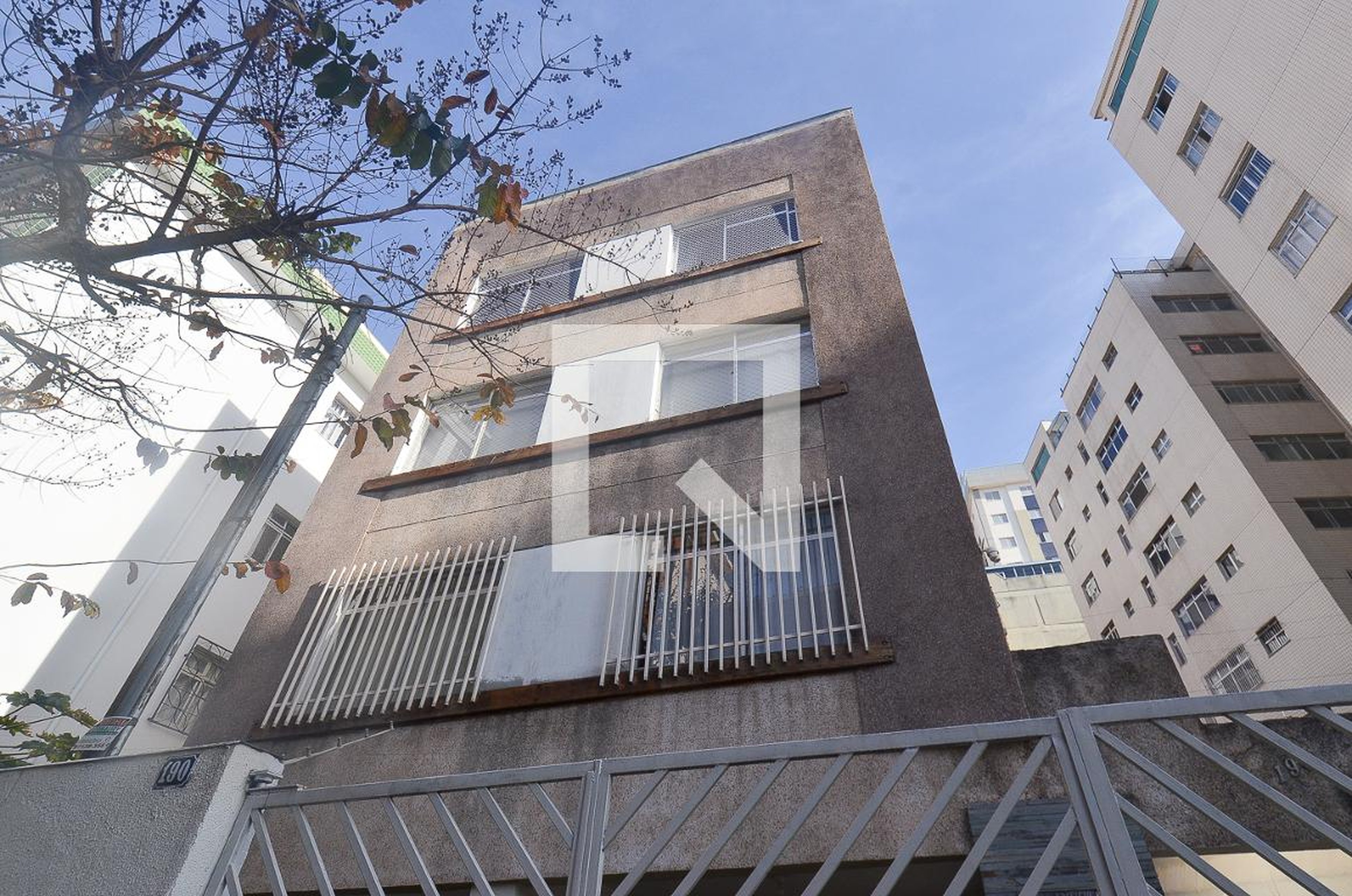 Fachada Condomínio em Rua Equador, 190