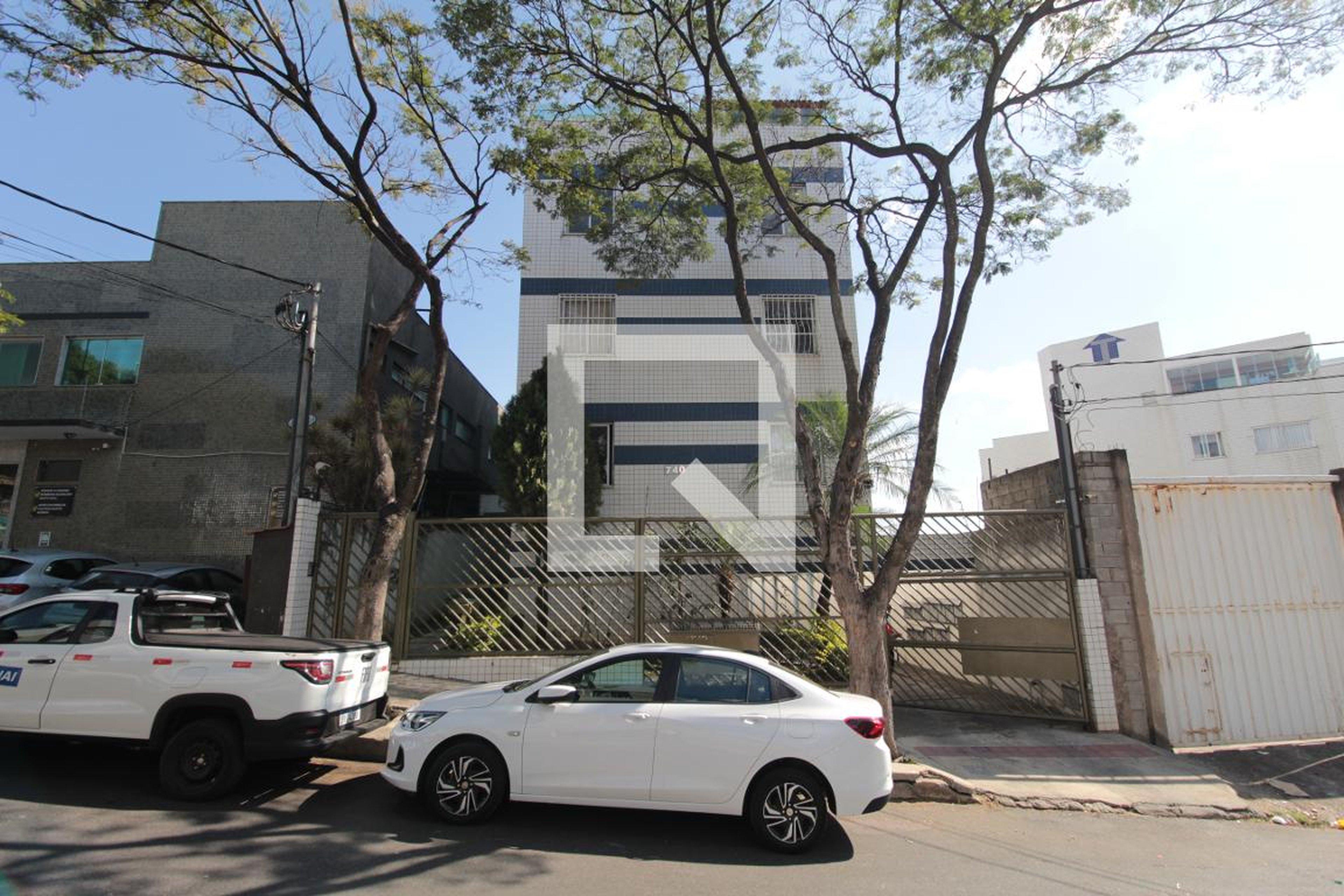 Fachada Condomínio em Rua Osmar Costa, 740