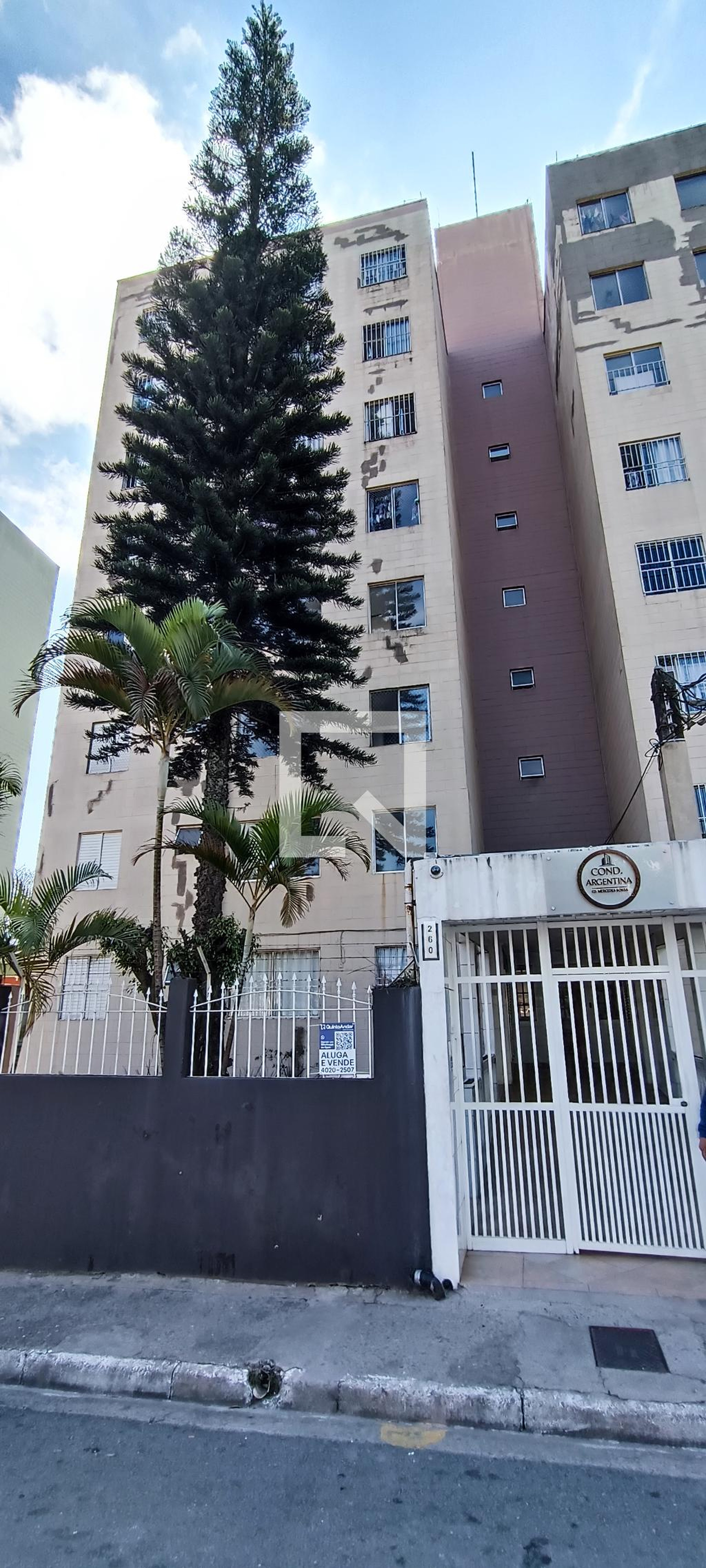 Fachada Condomínio em Rua Odemis, 260