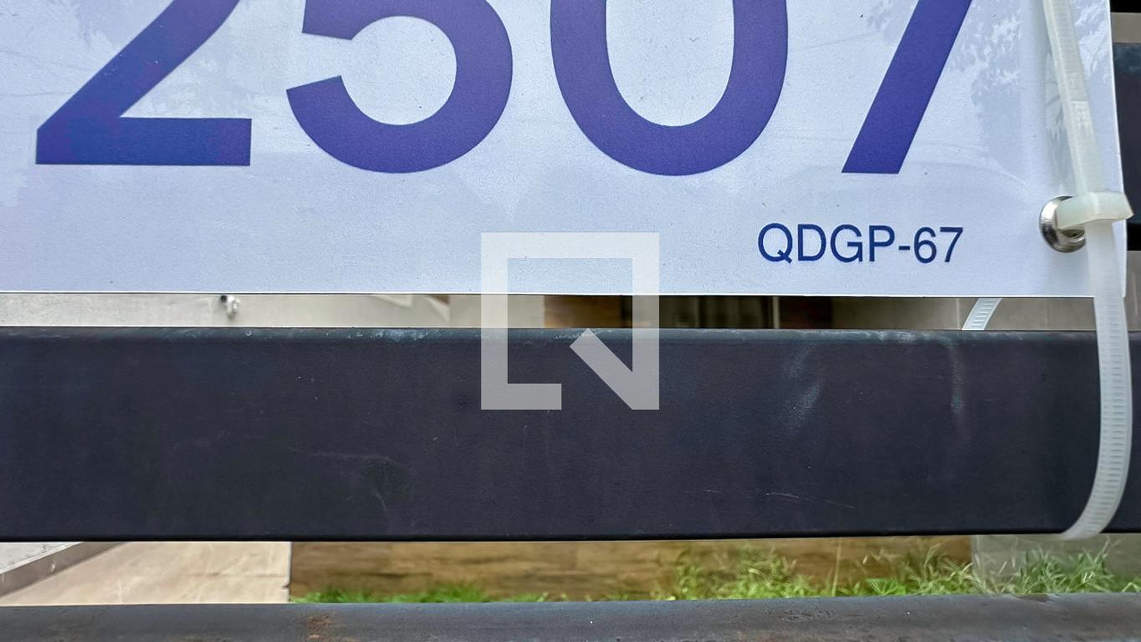 Fachada Condomínio em Rua Josué Azevedo, 245