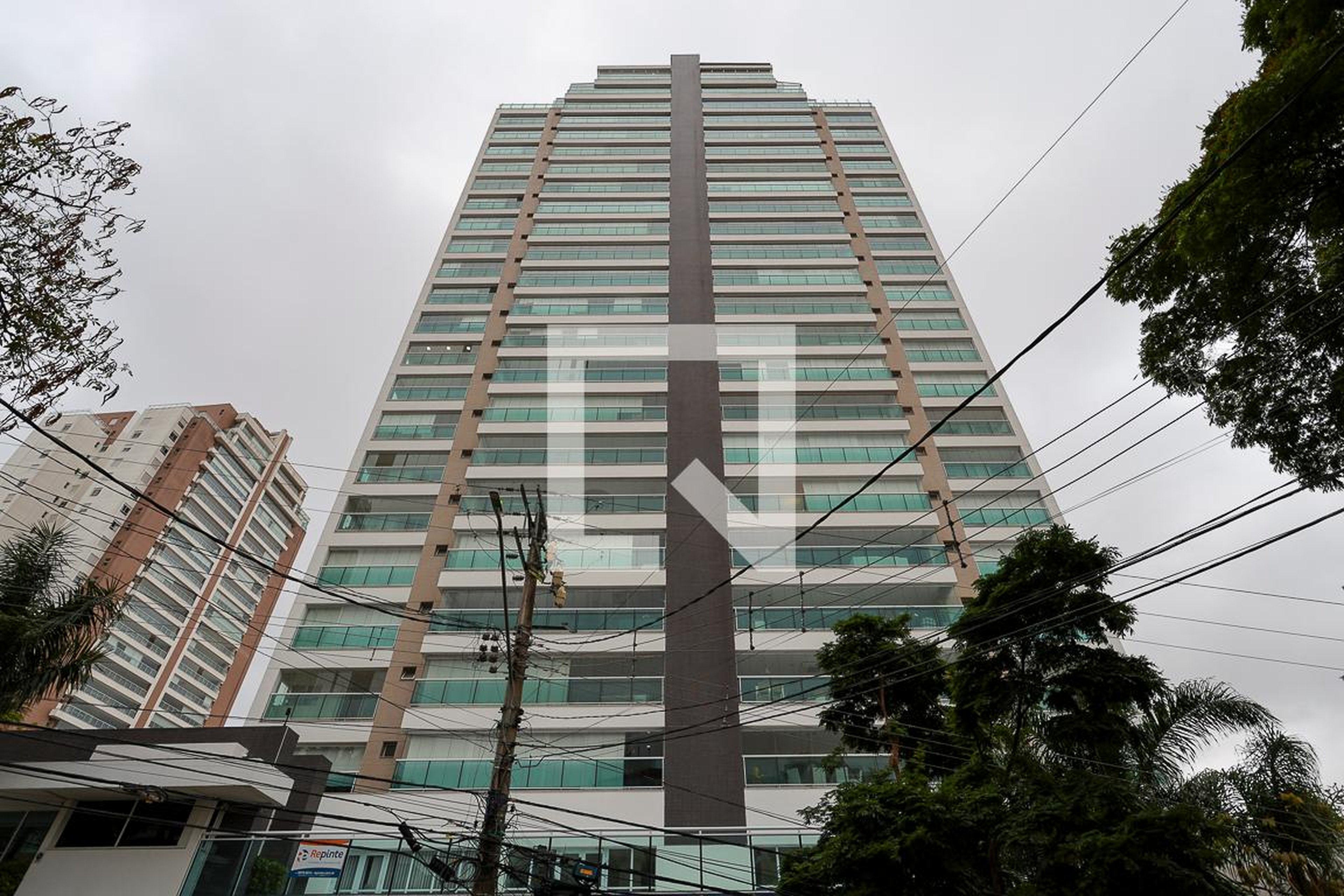 Fachada do prédio Condomínio Scena Santana