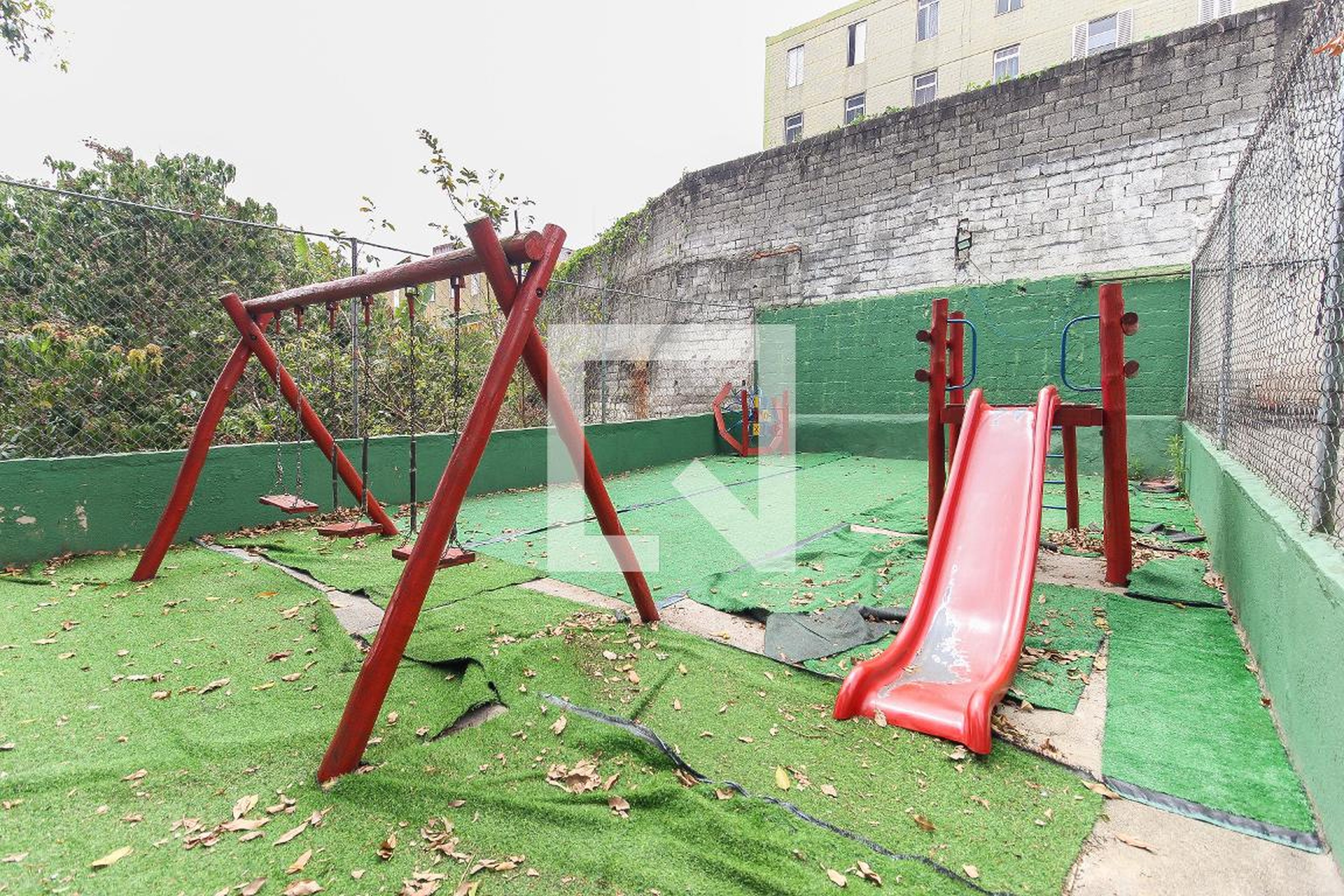 Playground - Tipuanas III