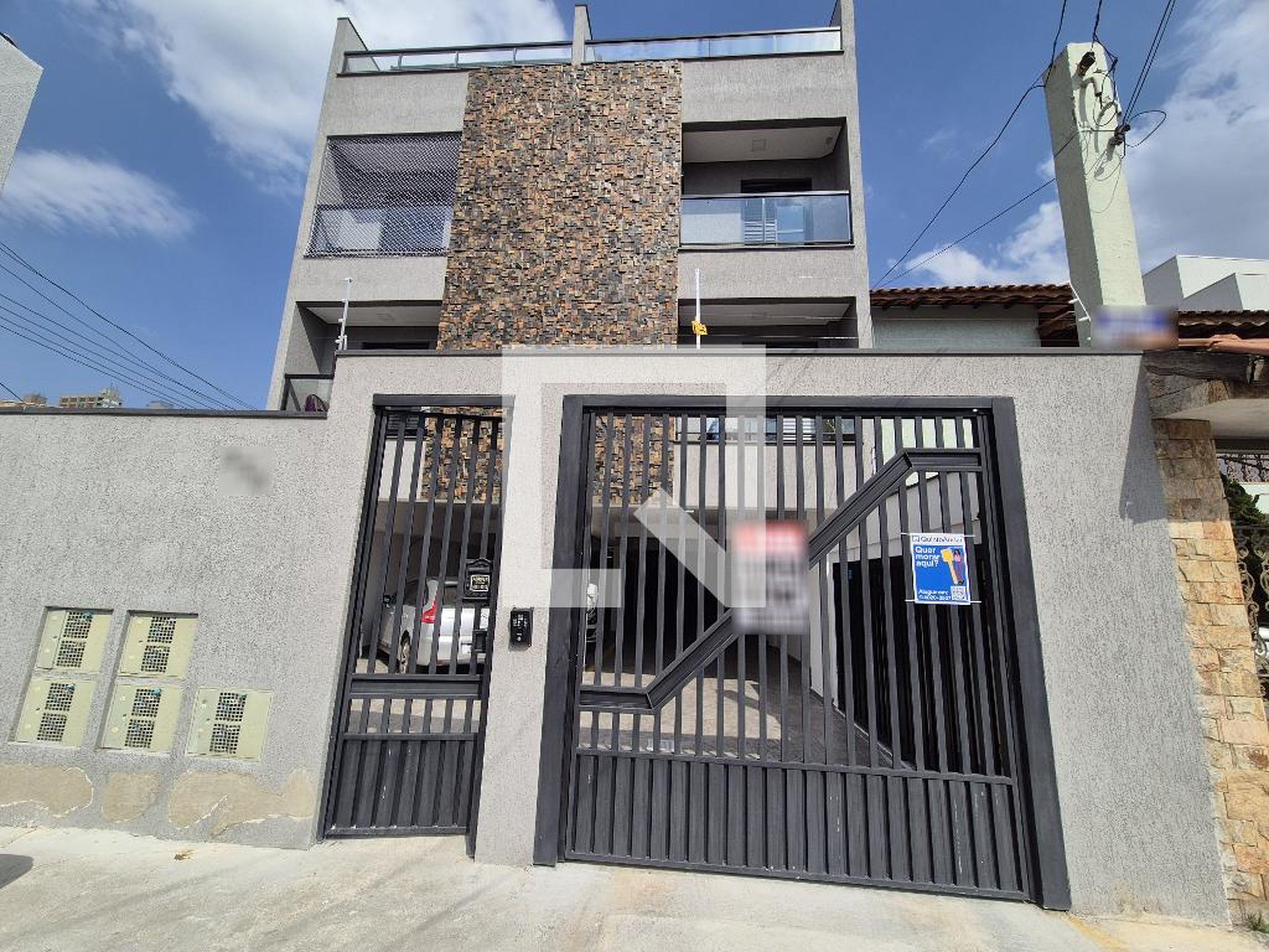 Fachada Condomínio em Rua Mato Grosso, 330