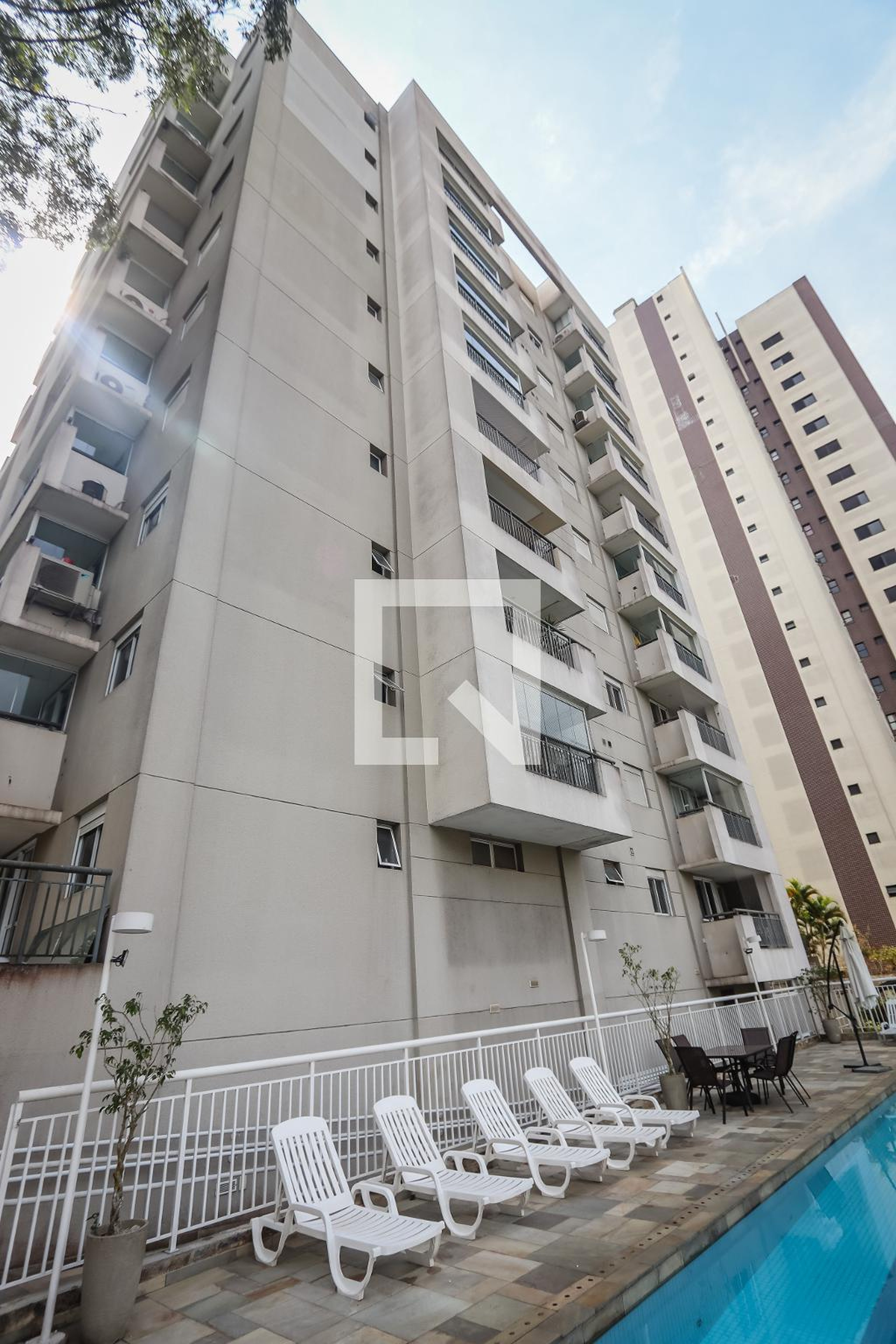 Prédio Condomínio Studio 38