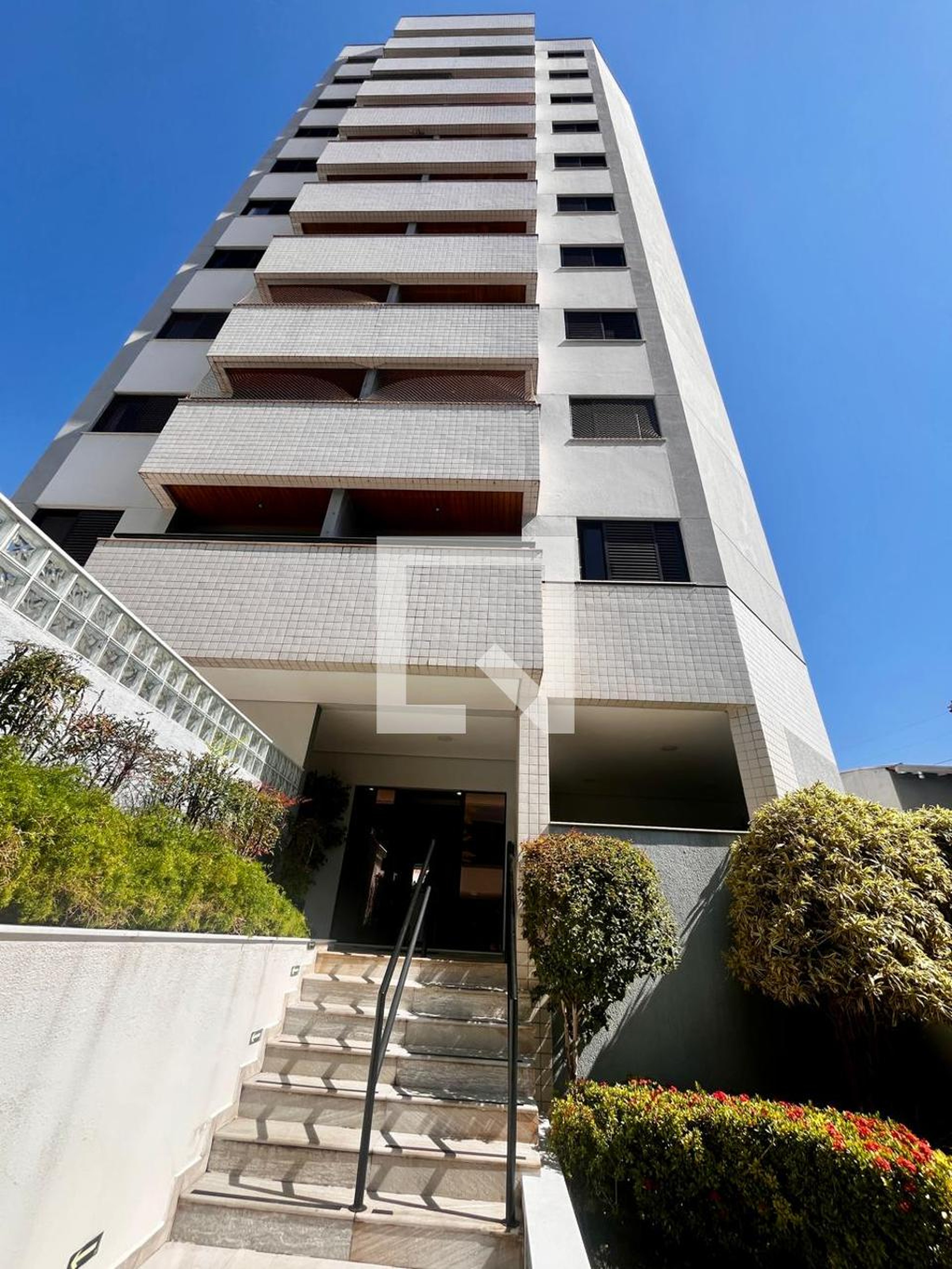 Fachada do Prédio Condomínio em Rua Maria Monteiro, 1791