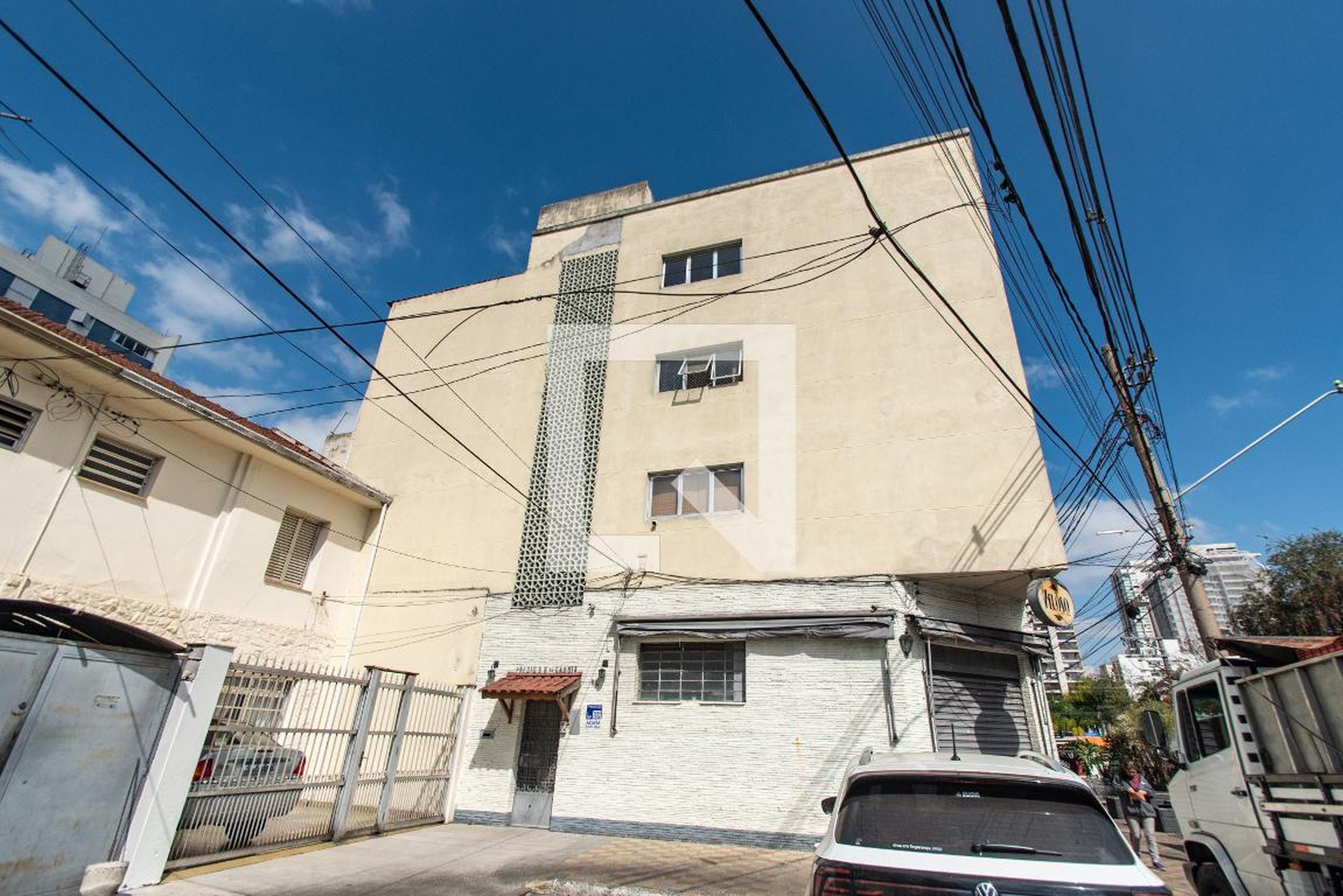 Fachada Condomínio em Rua Conceição Veloso, 54