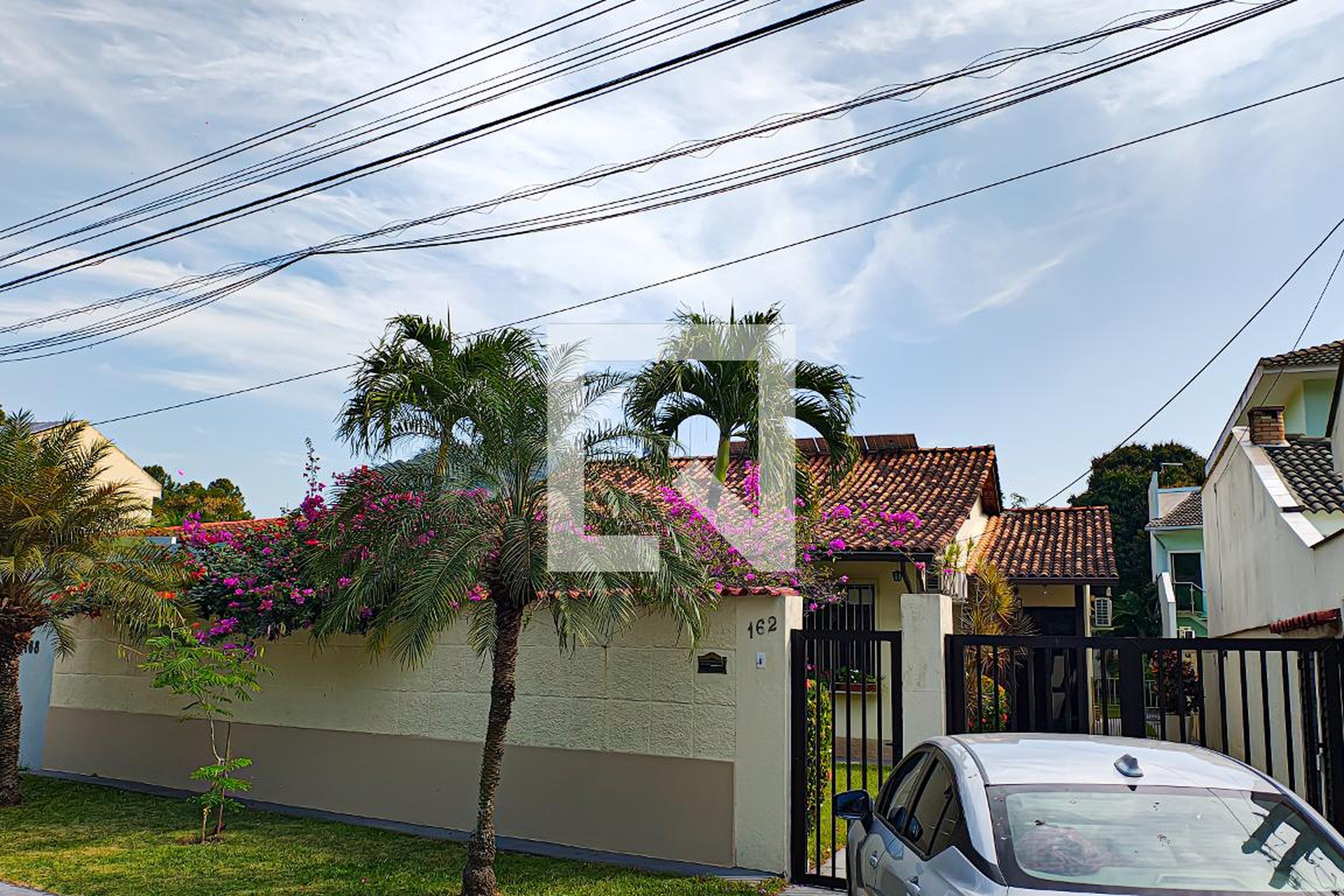 Fachada Condomínio em Rua Virola, 162