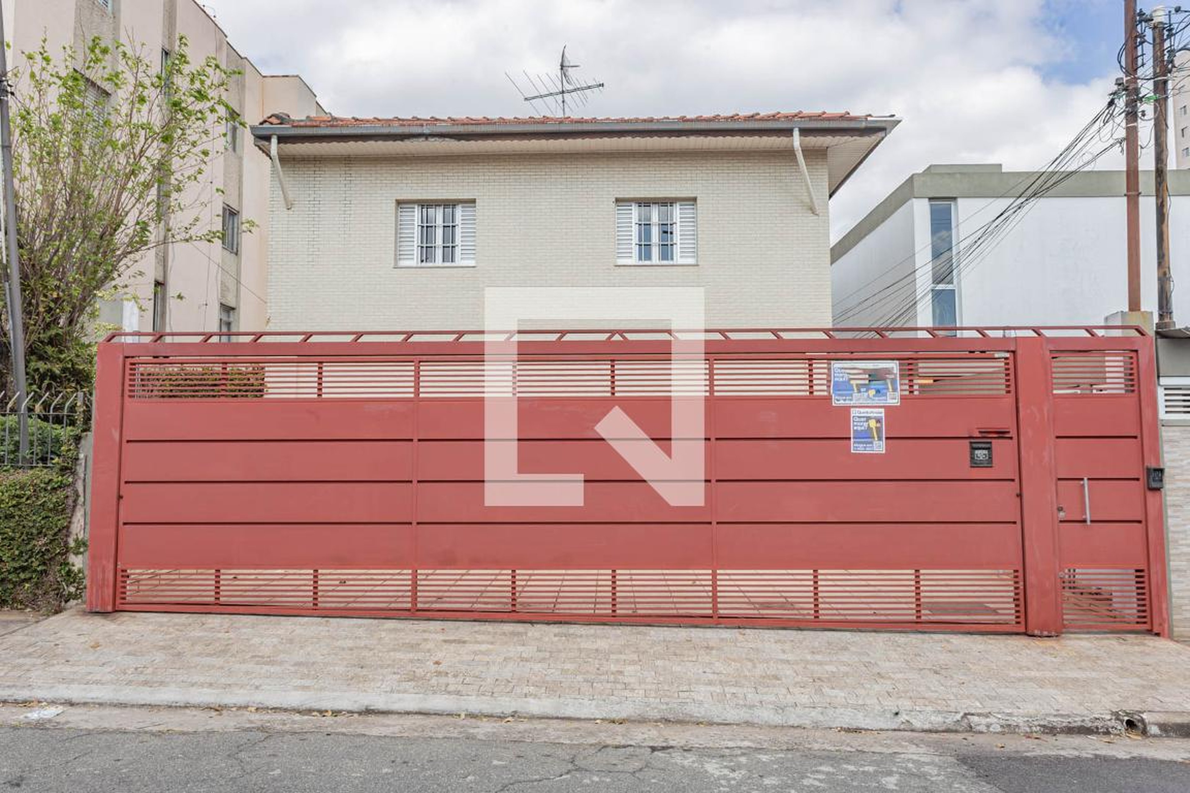 Fachada Condomínio em R. Ribeirão Bonito, 195