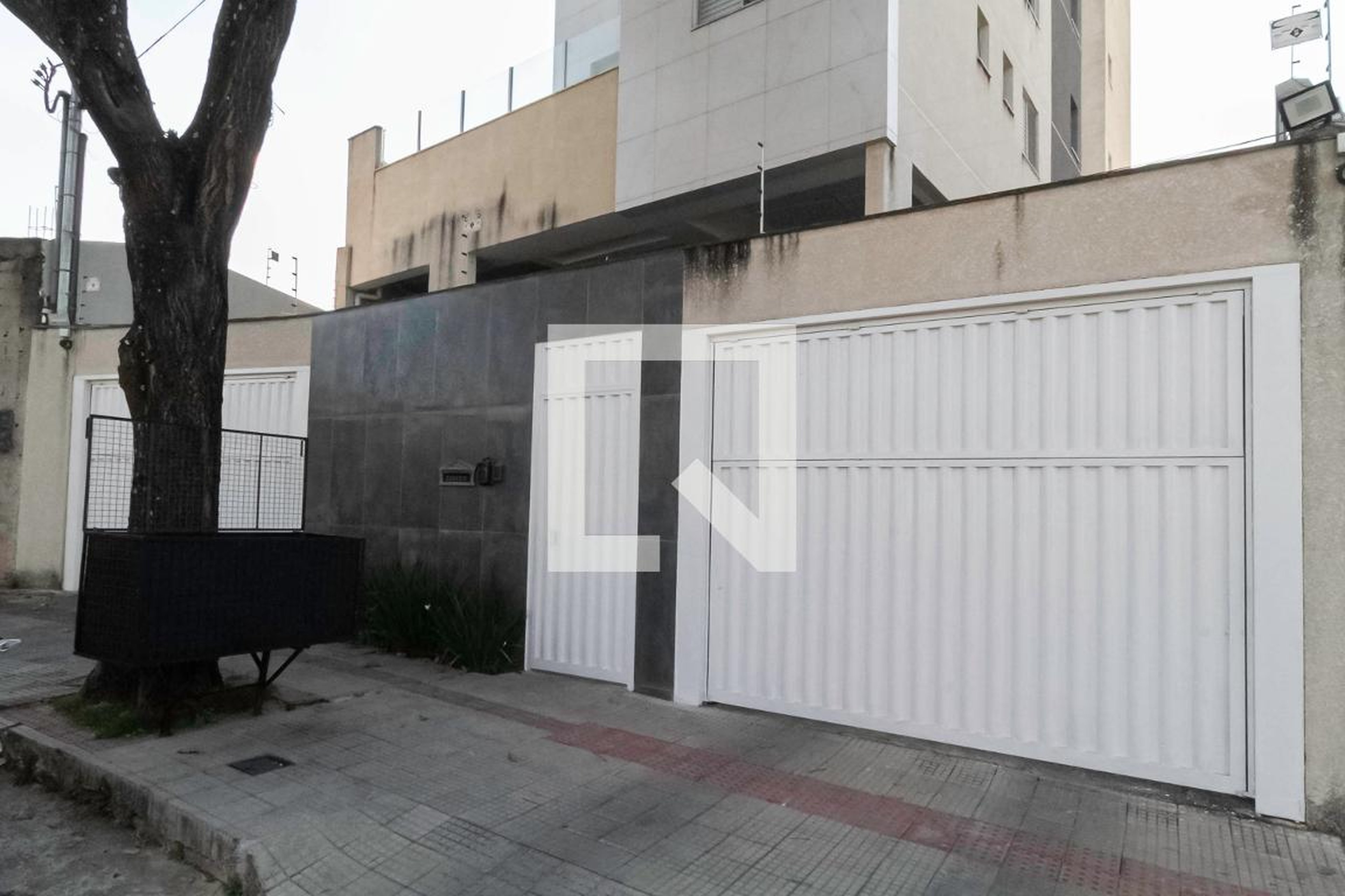 Fachada Condomínio em Alameda das Gralhas, 156