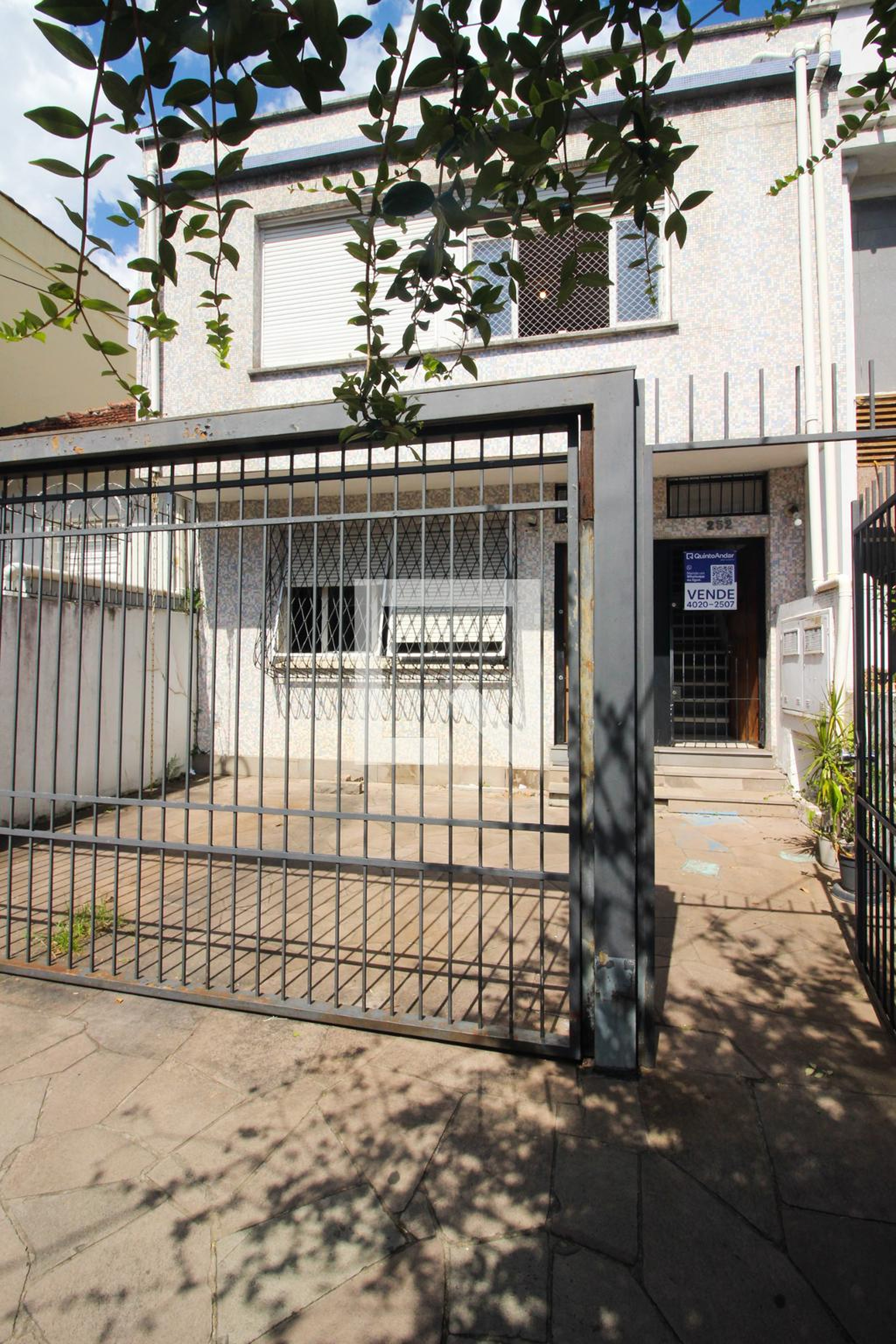 Fachada do Prédio Condomínio em Rua Giordano Bruno, 252