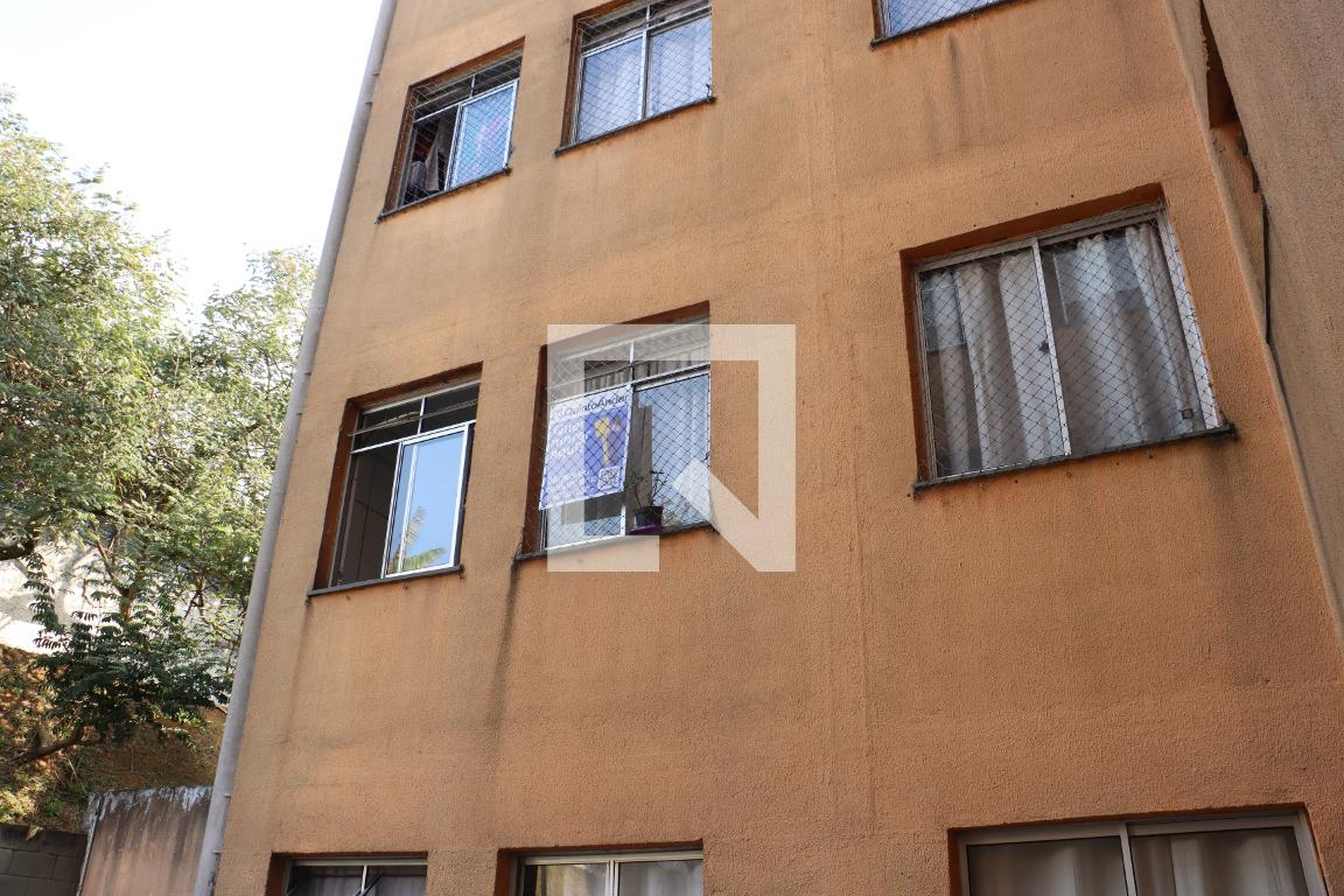 Fachada Condomínio em Rua Luiza Mahin, 188