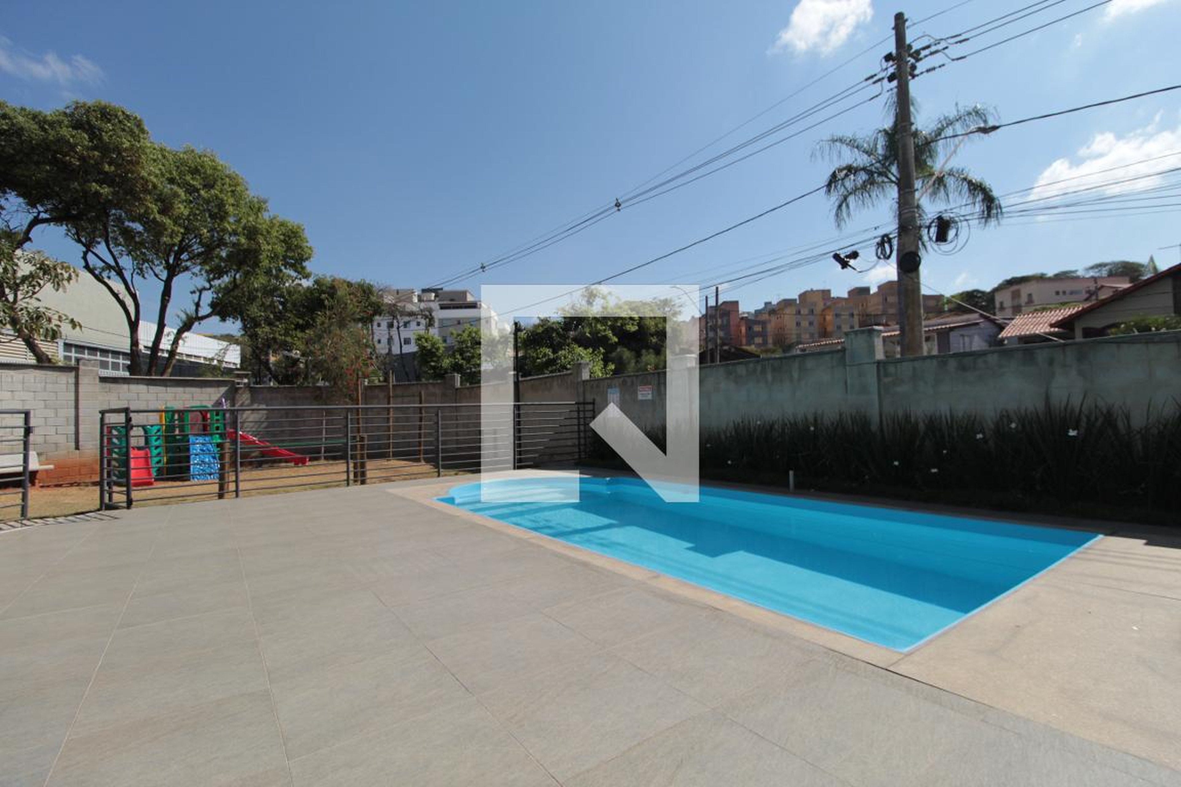 Piscina - Edifício Residencial Village Sevilha