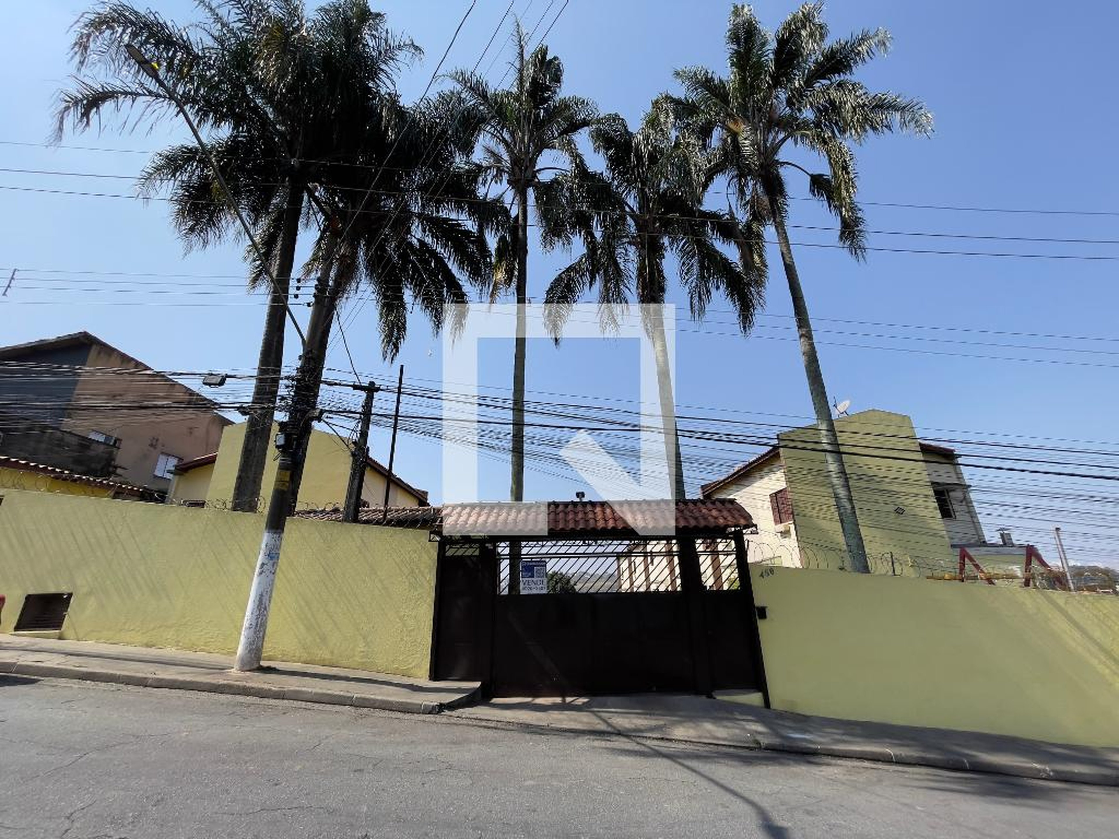 Fachada Condomínio em Rua Ibiajara, 480