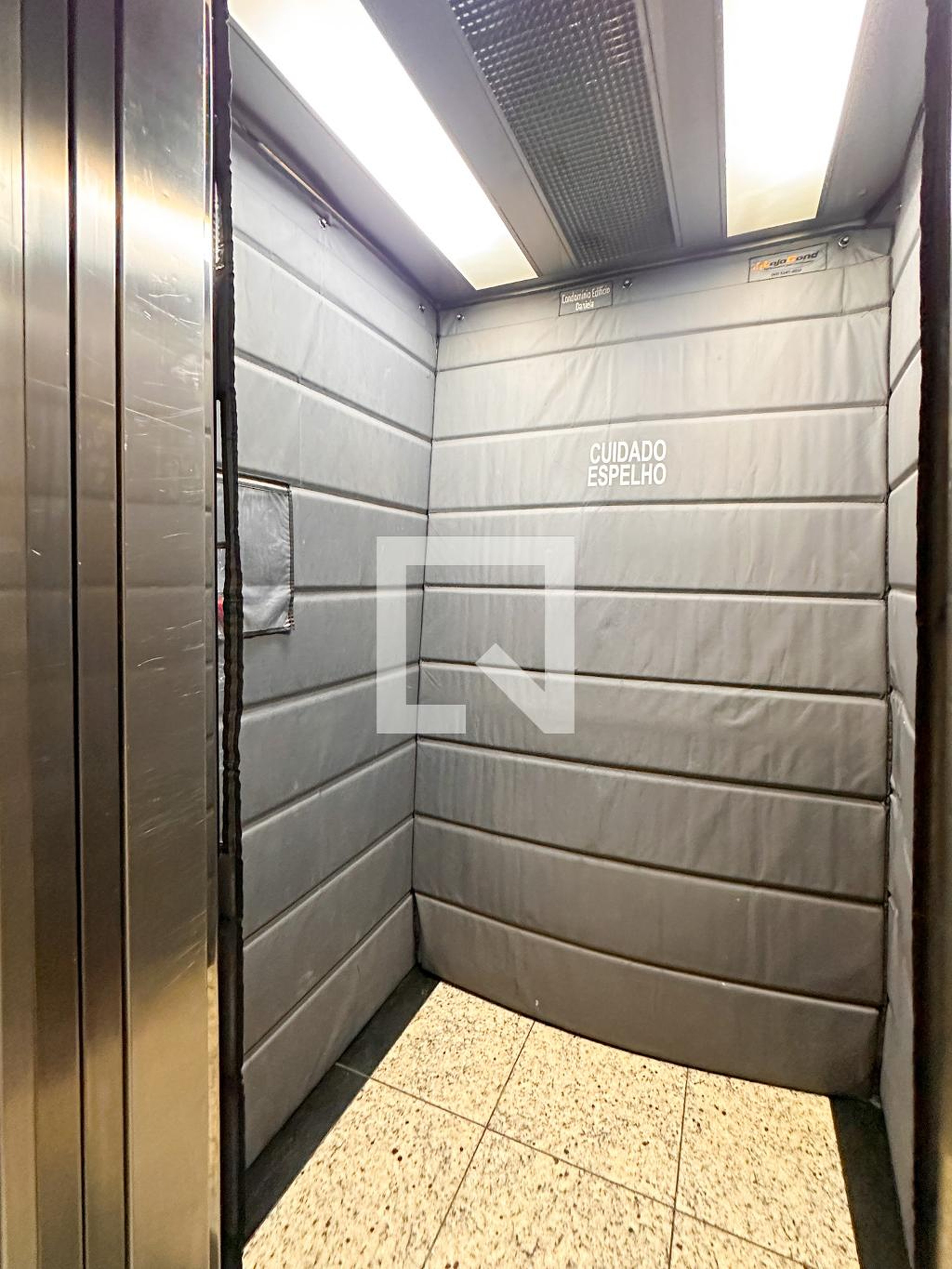 Elevador - Edifício Daniela