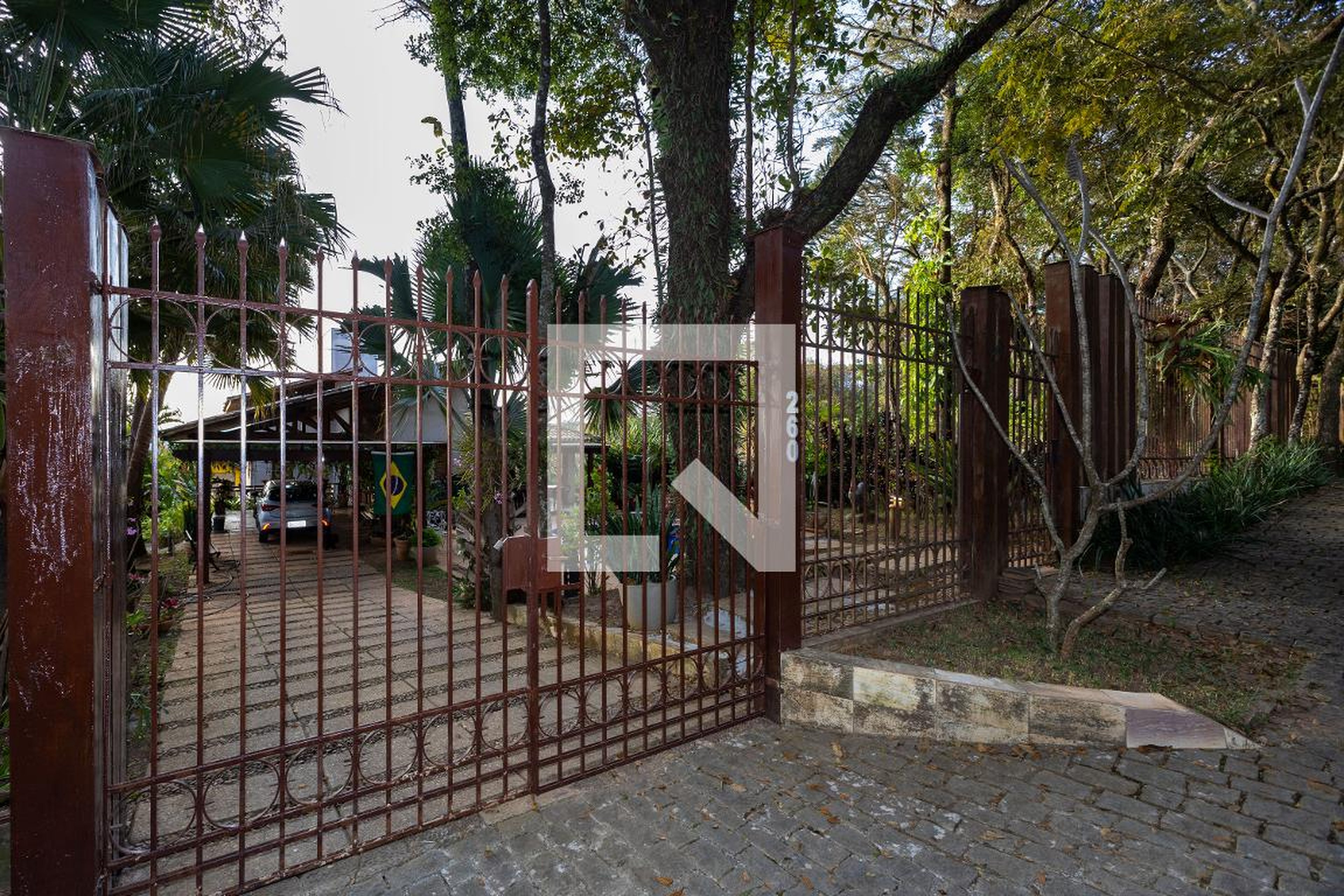 Fachada Condomínio em Alameda do Sol, 260