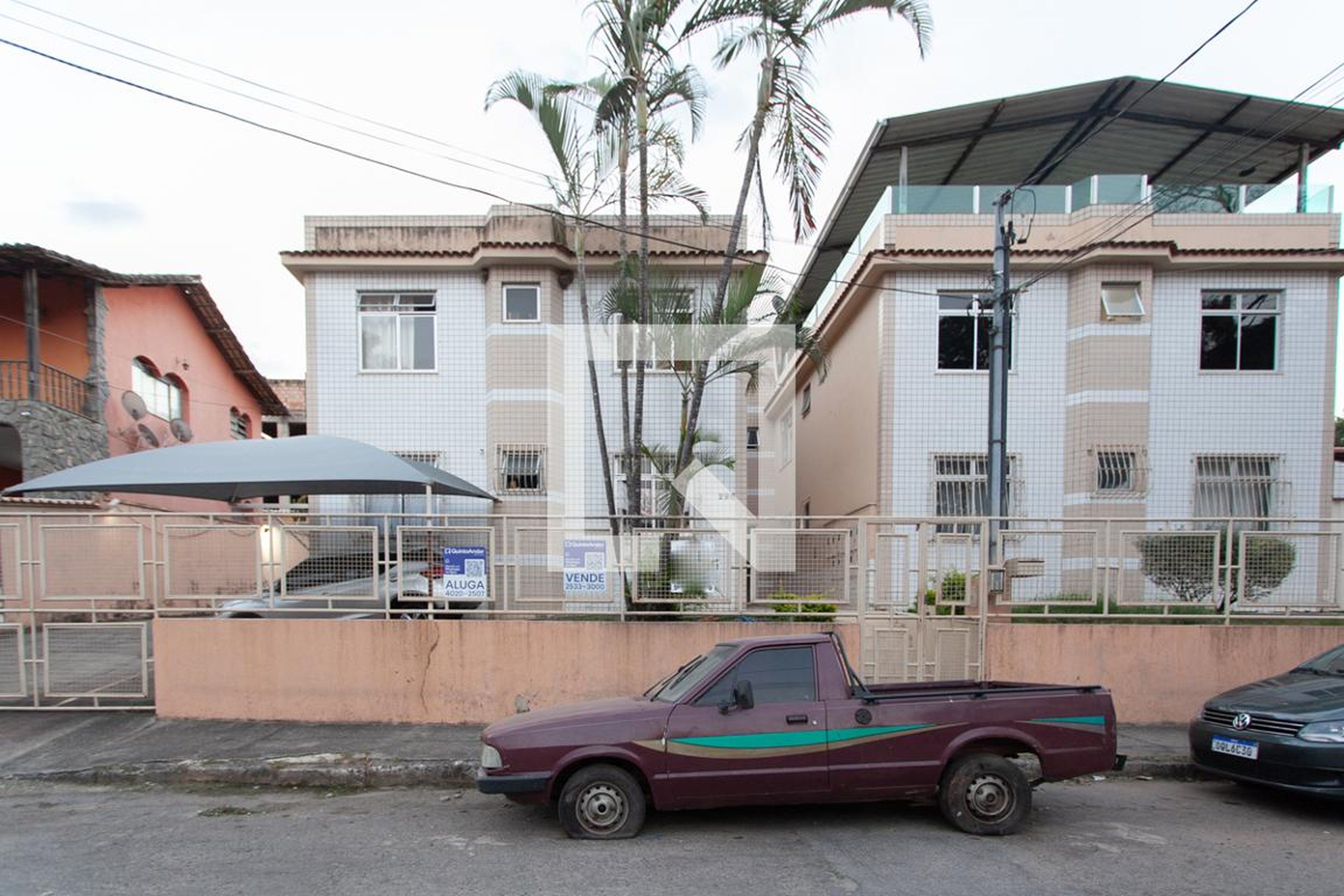 Fachada Condomínio em Rua Marcos de Oliveira, 296