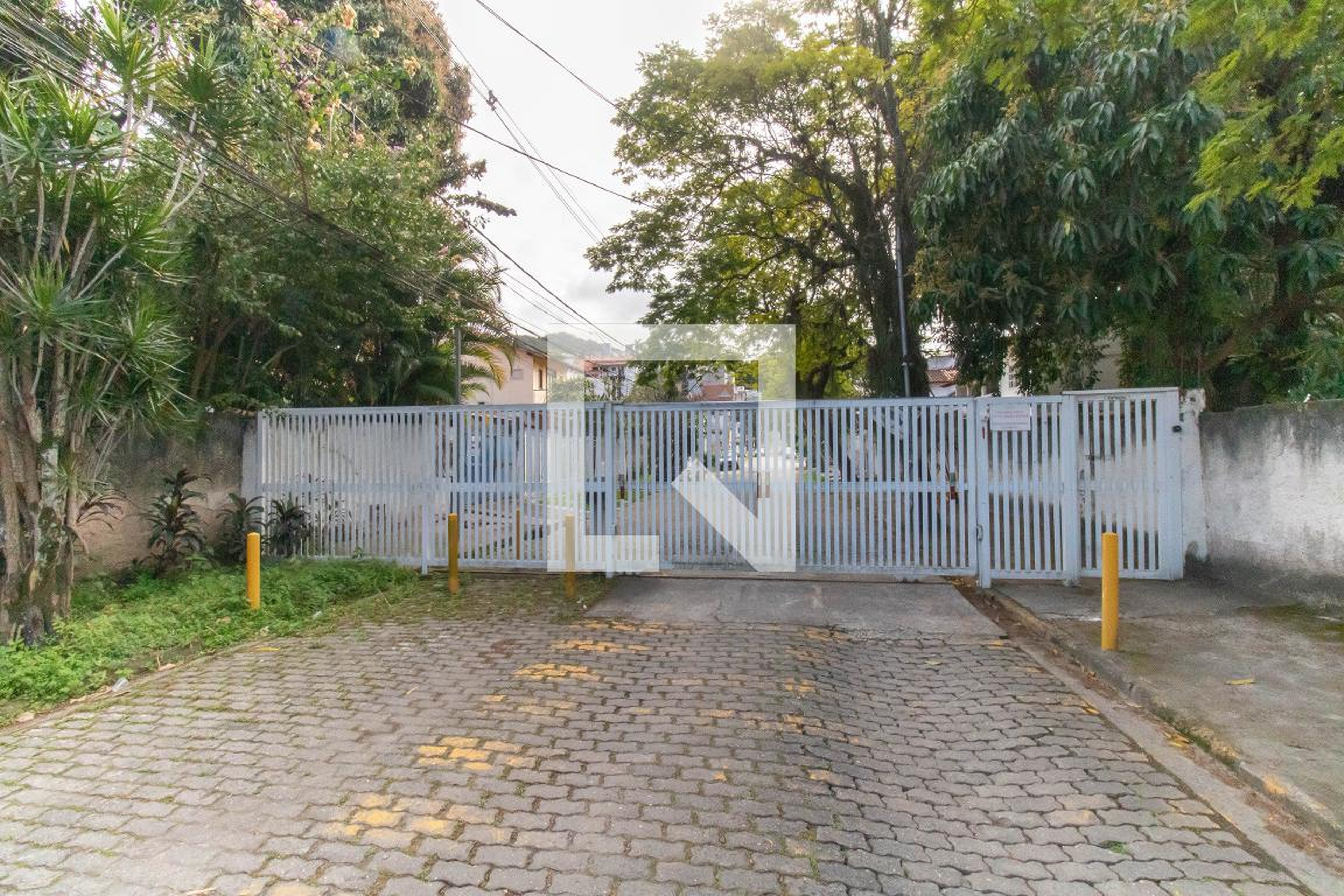 Fachada Condomínio em Rua João Rodrigues de Oliveira, 65