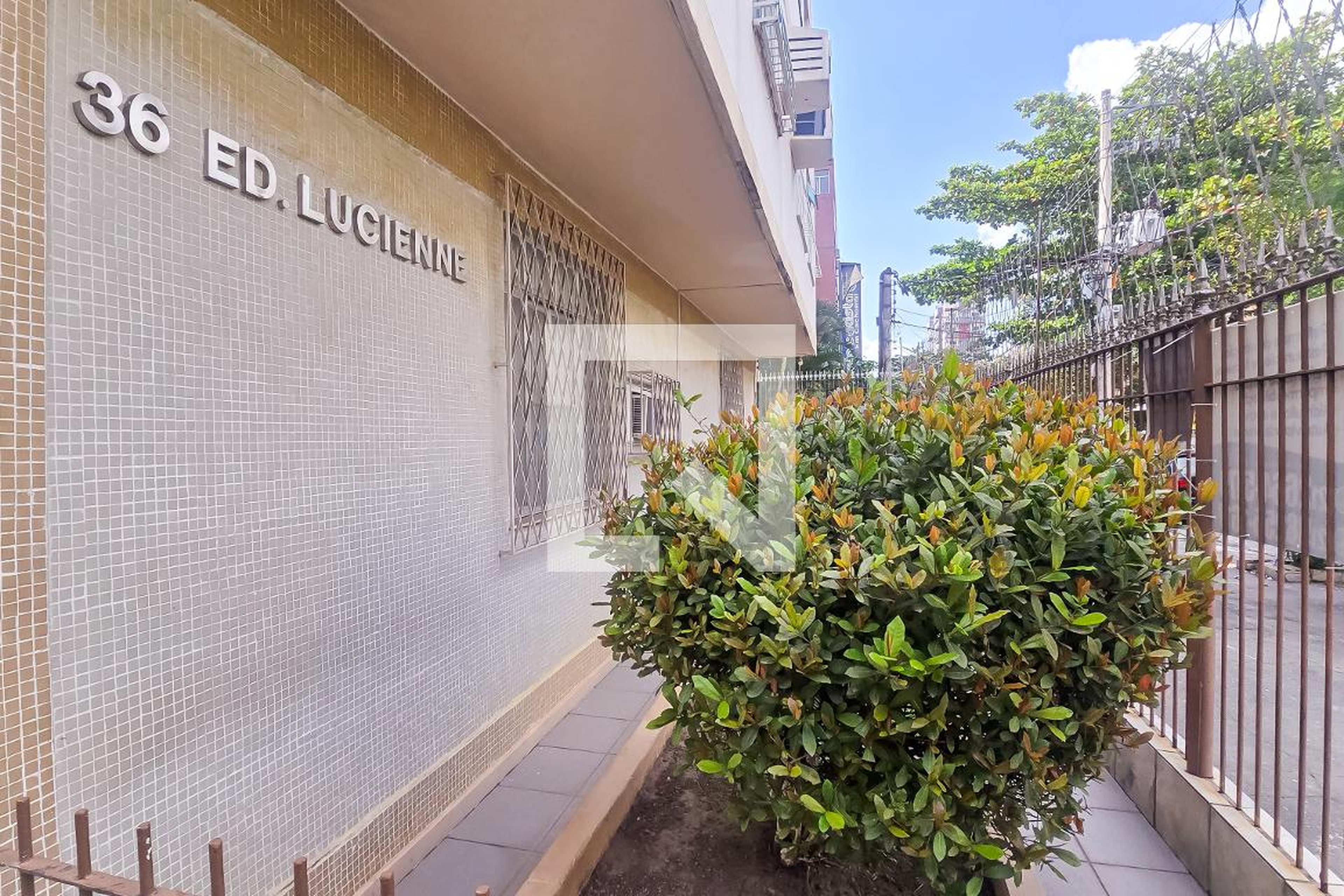 Fachada Condomínio em Rua Herminia, 35