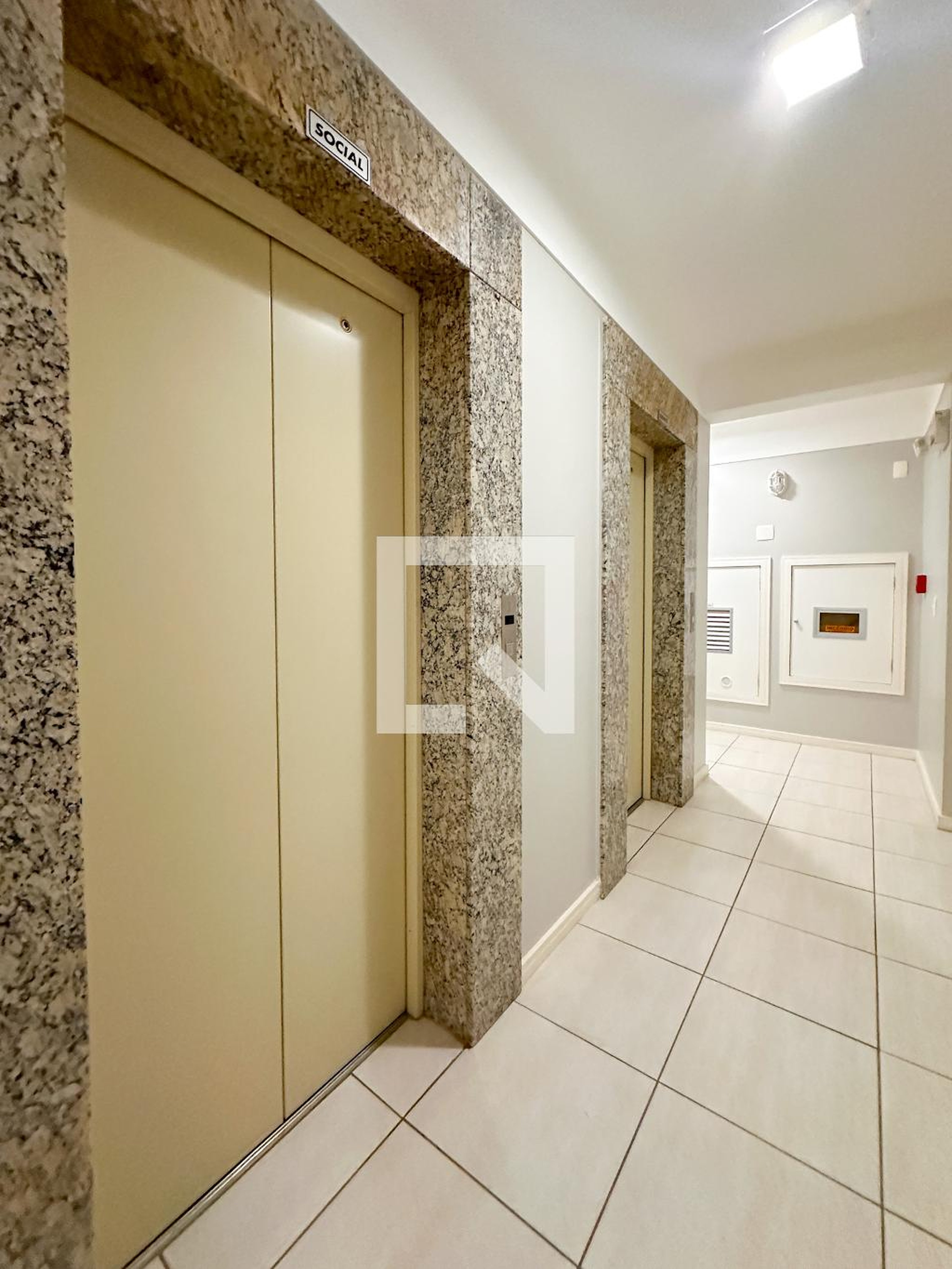 Elevador - Residencial Augusto Deschamps