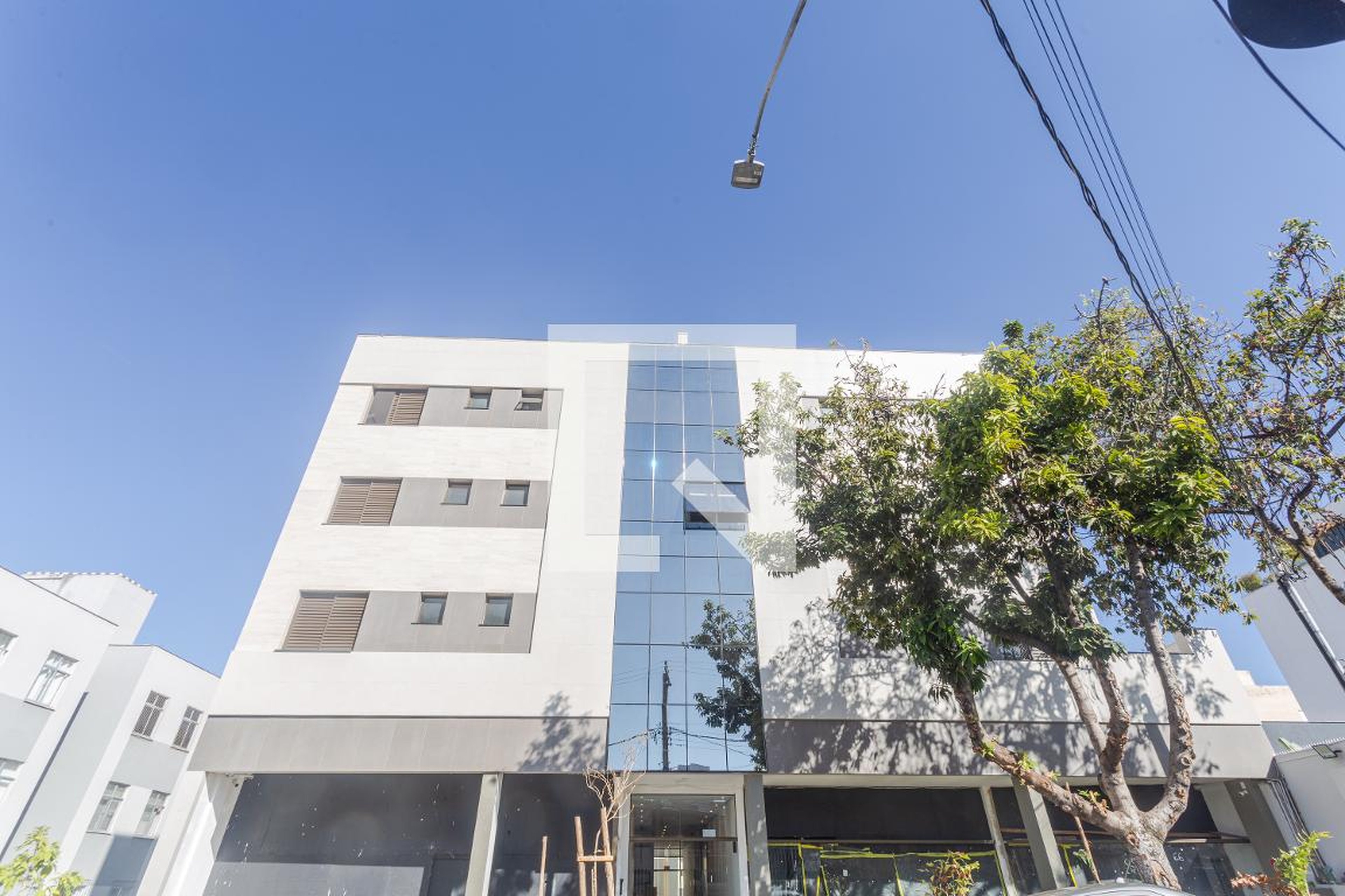 Fachada Condomínio em Rua Alabastro, 559