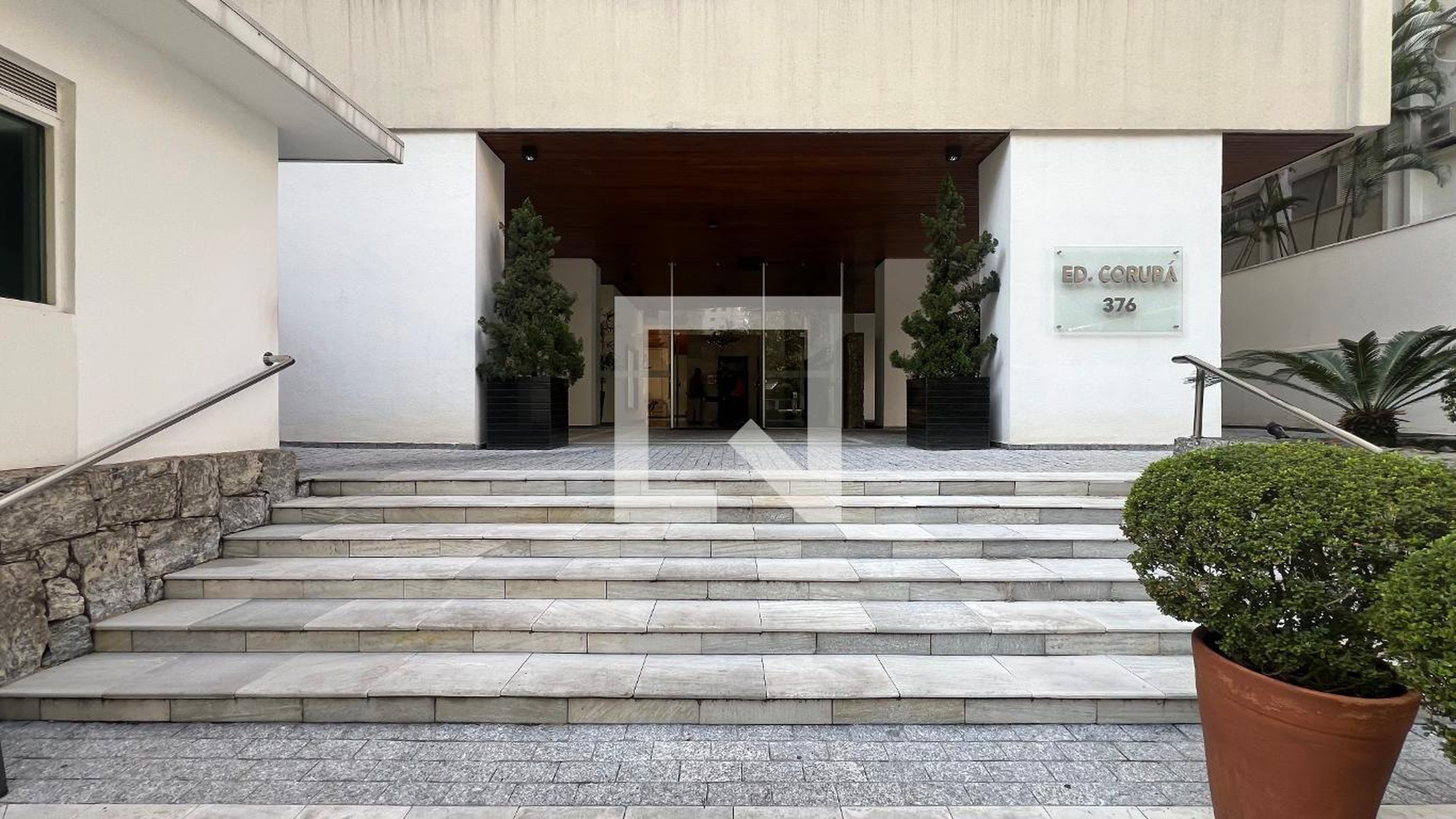 Fachada do Condomínio Edifício Corupá