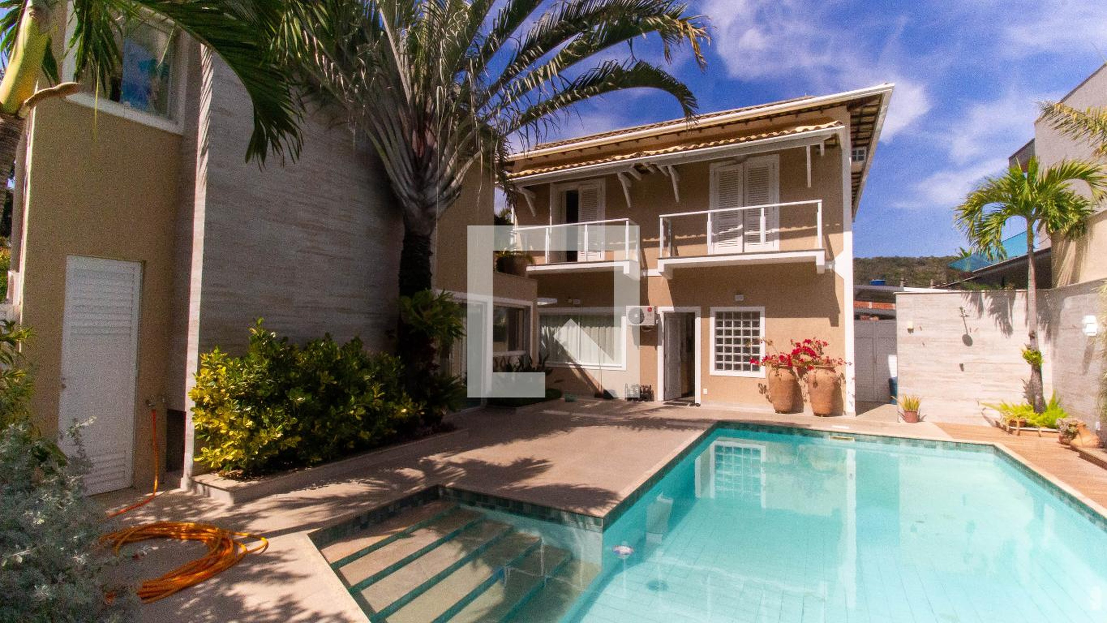 Piscina - ominium Uba Piratininga