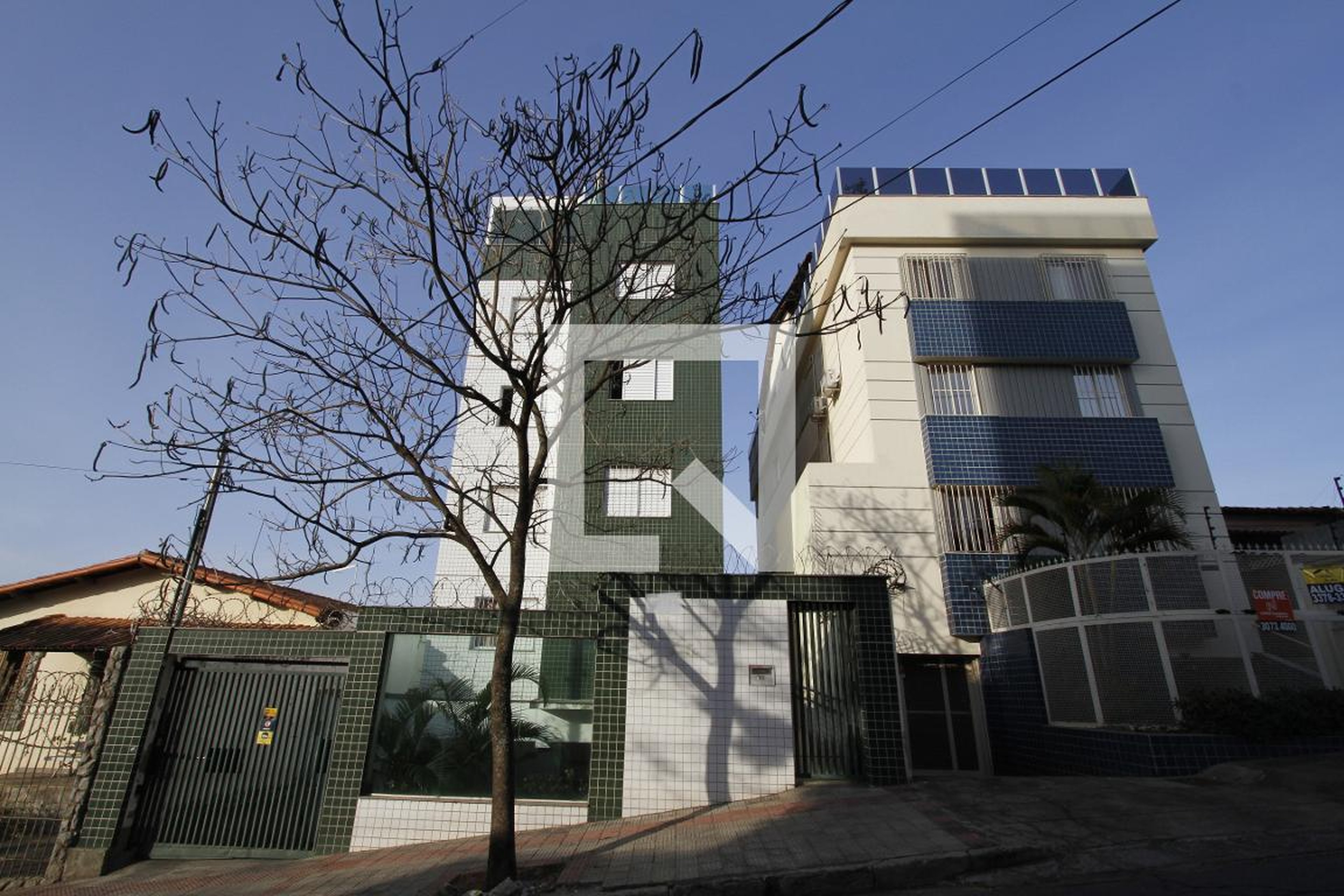 Fachada do Prédio Condomínio em Rua Santos, 1141